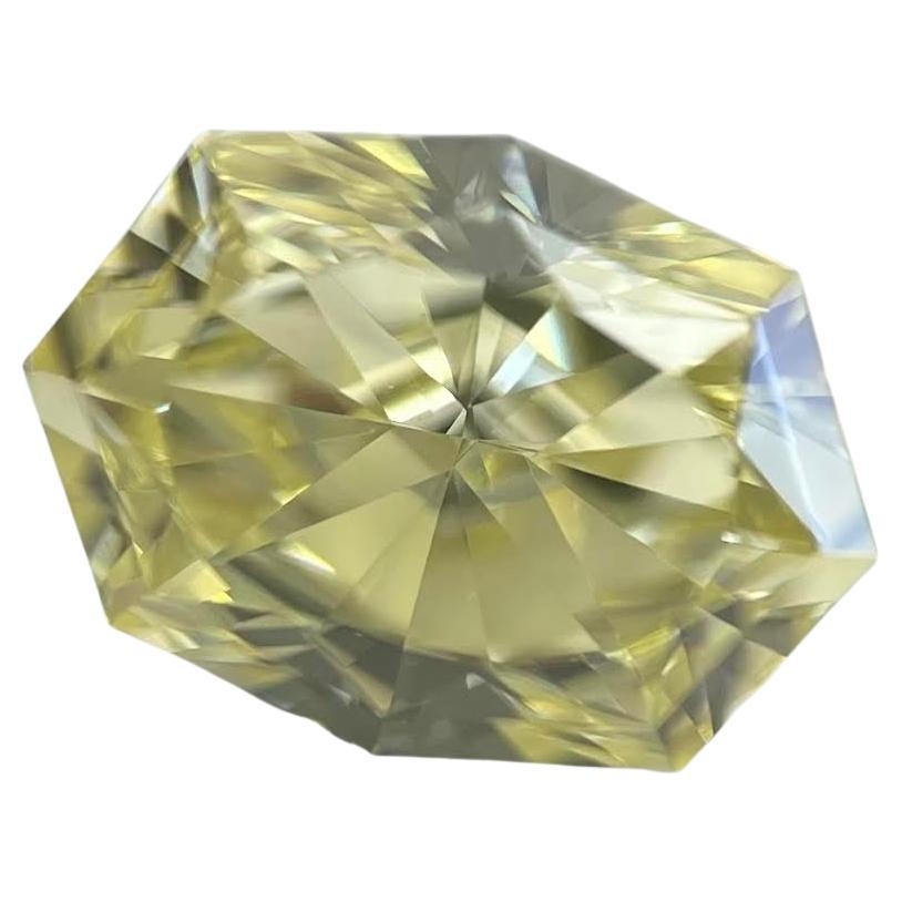 Diamant octogonal certifié GIA de 1,54 carat Naturel Fancy Yellow VS1 en vente