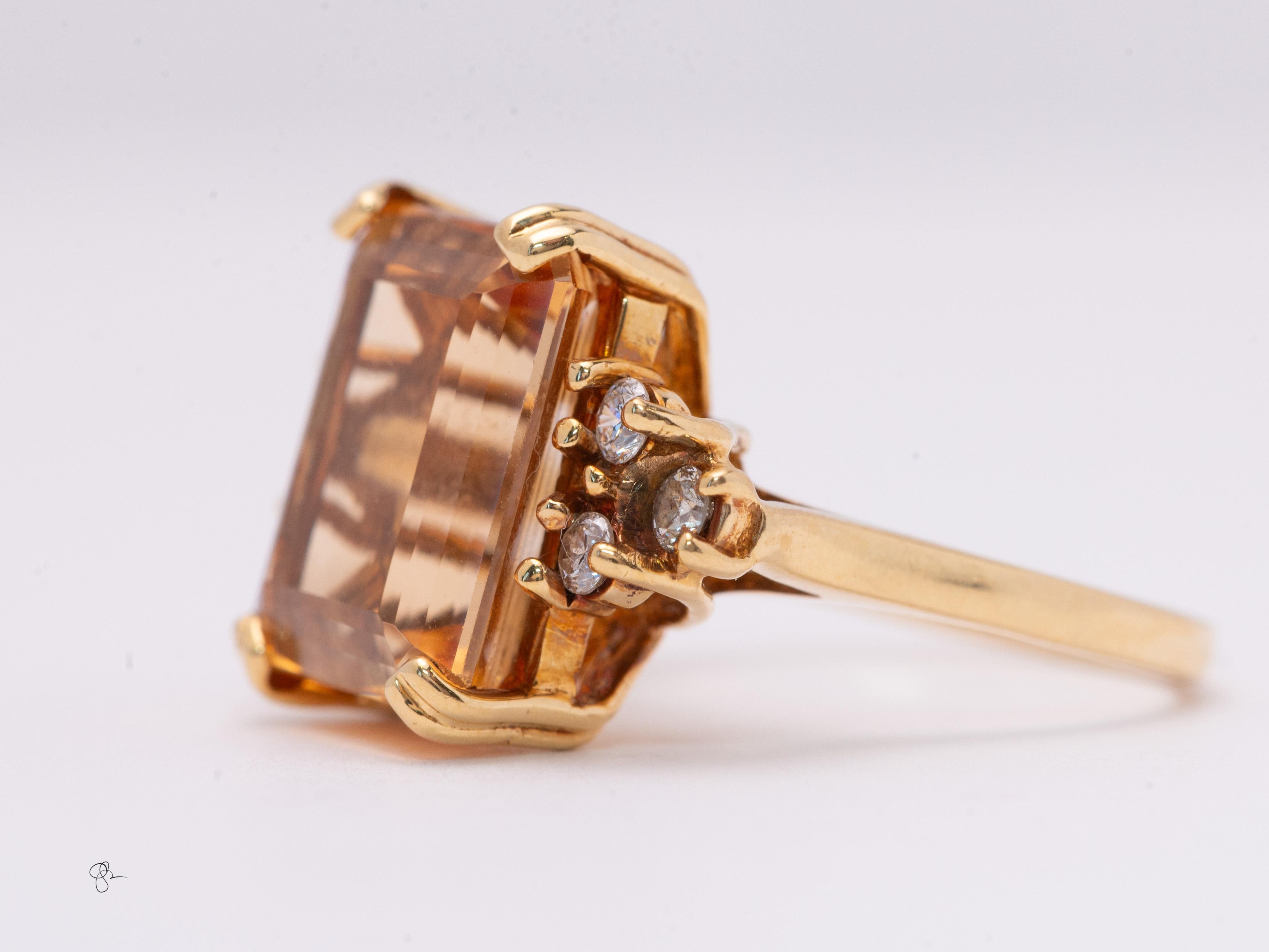 Ottagono Anello da cocktail vintage con diamante Topazio Giallo Orangiato certificato GIA in vendita