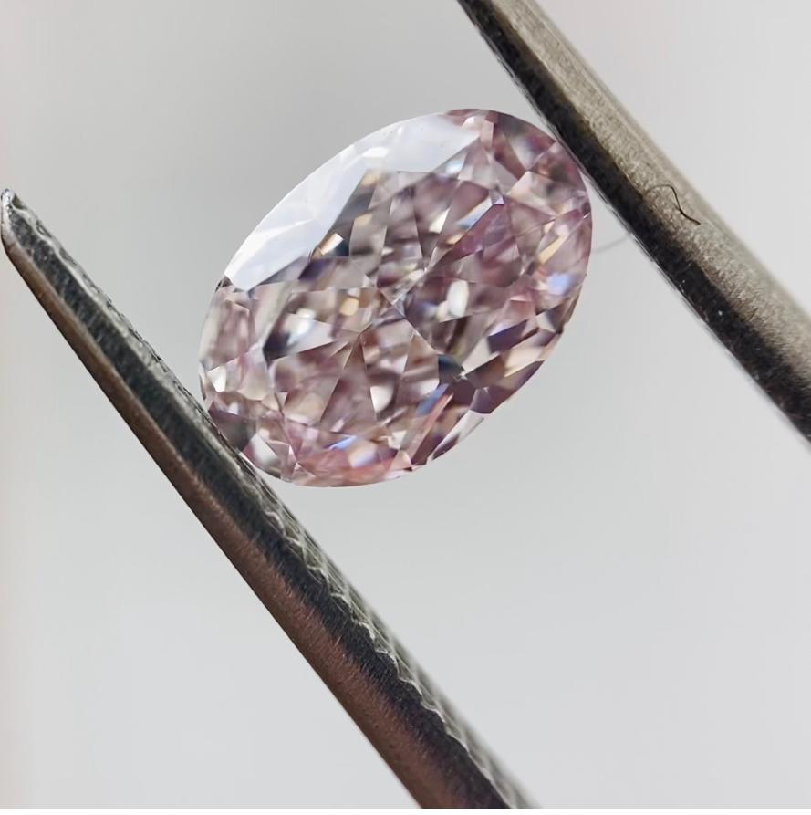 Oval Cut GIA Certified Oval 1.03 Carat Natural Loose Fancy Light Pink VS1 Diamond For Sale