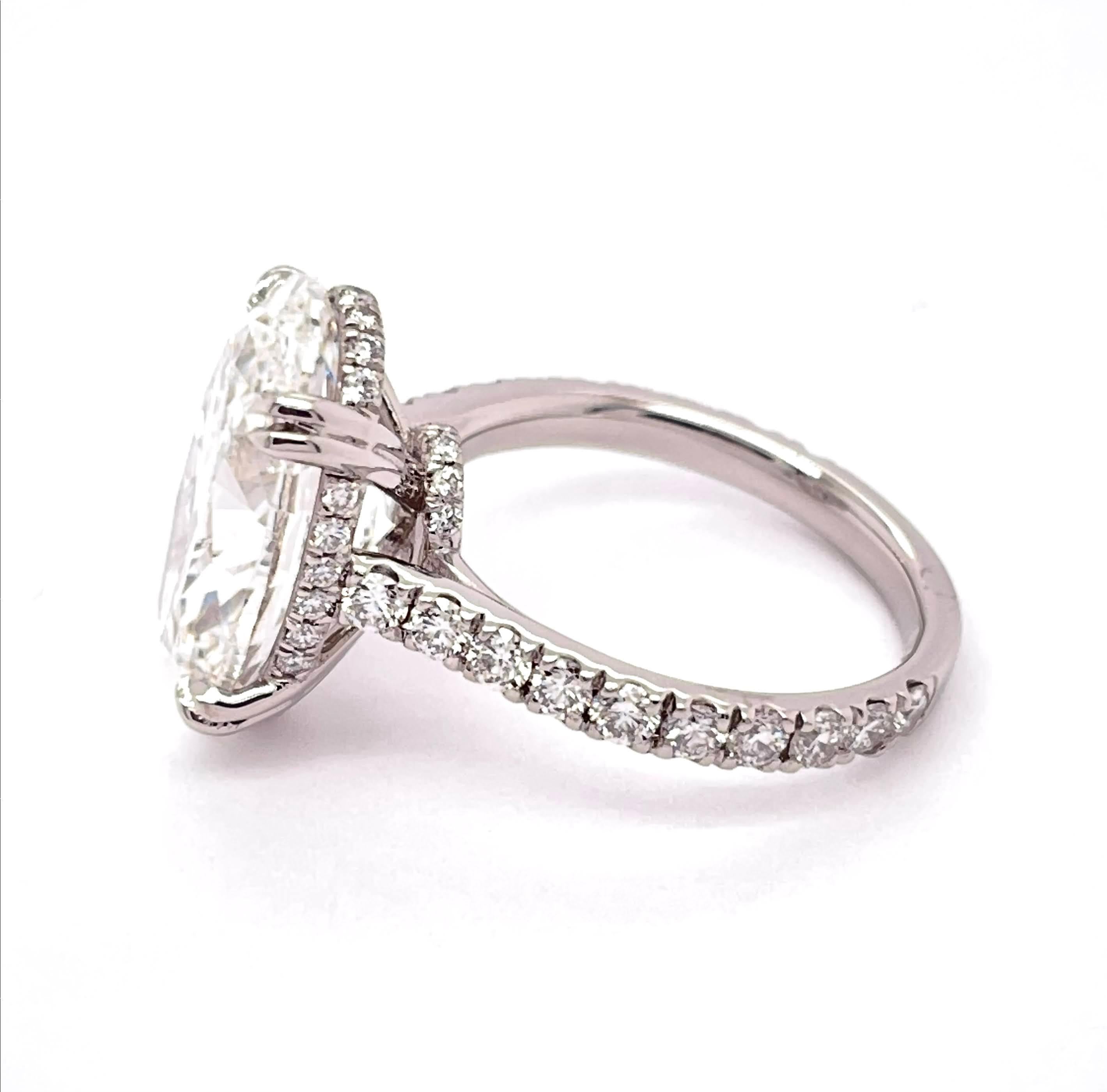 GIA-zertifizierter ovaler 7,53 Karat Diamant-Verlobungsring mit Platinfassung (Ovalschliff)