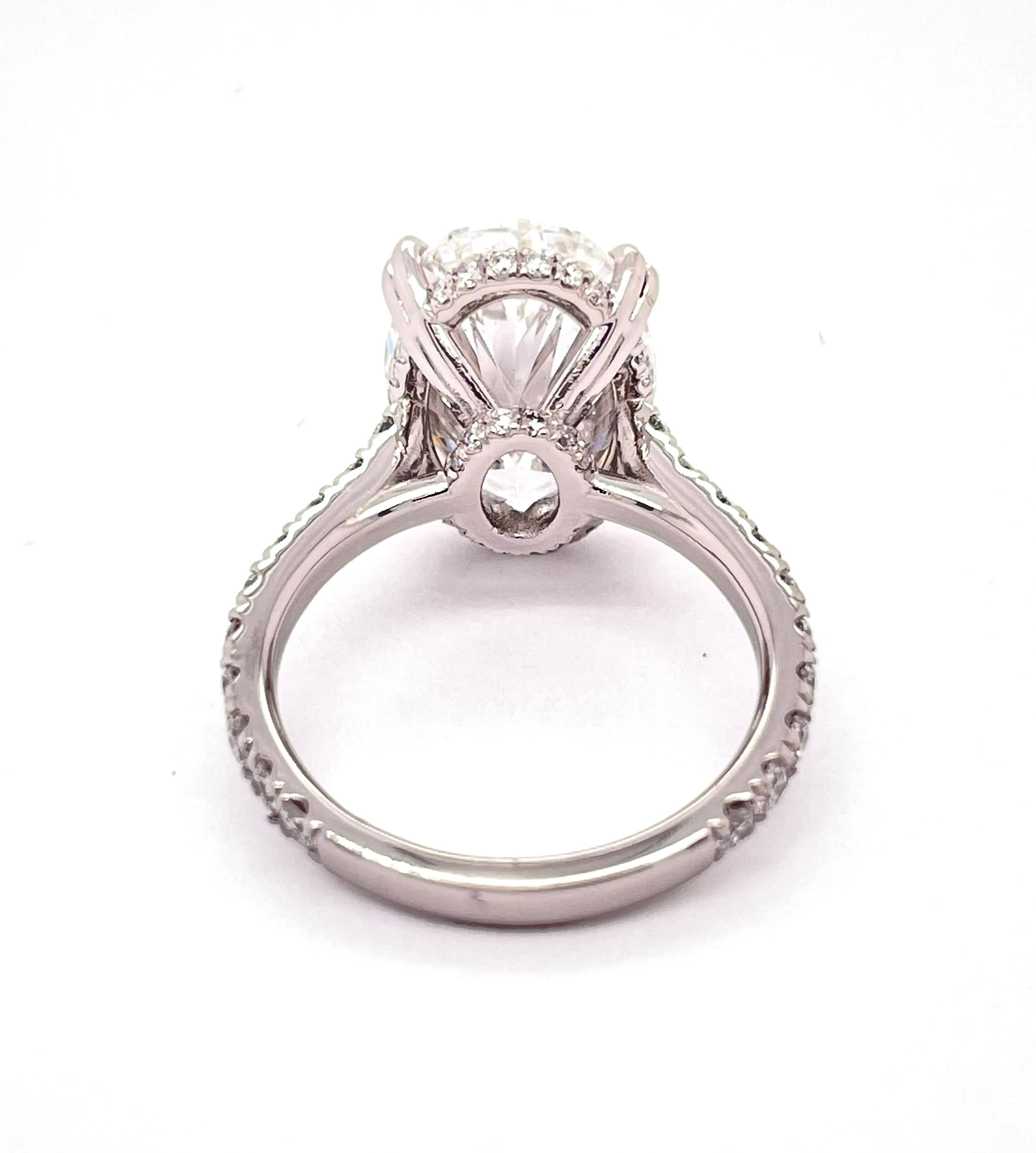 GIA-zertifizierter ovaler 7,53 Karat Diamant-Verlobungsring mit Platinfassung im Zustand „Neu“ in LA, CA