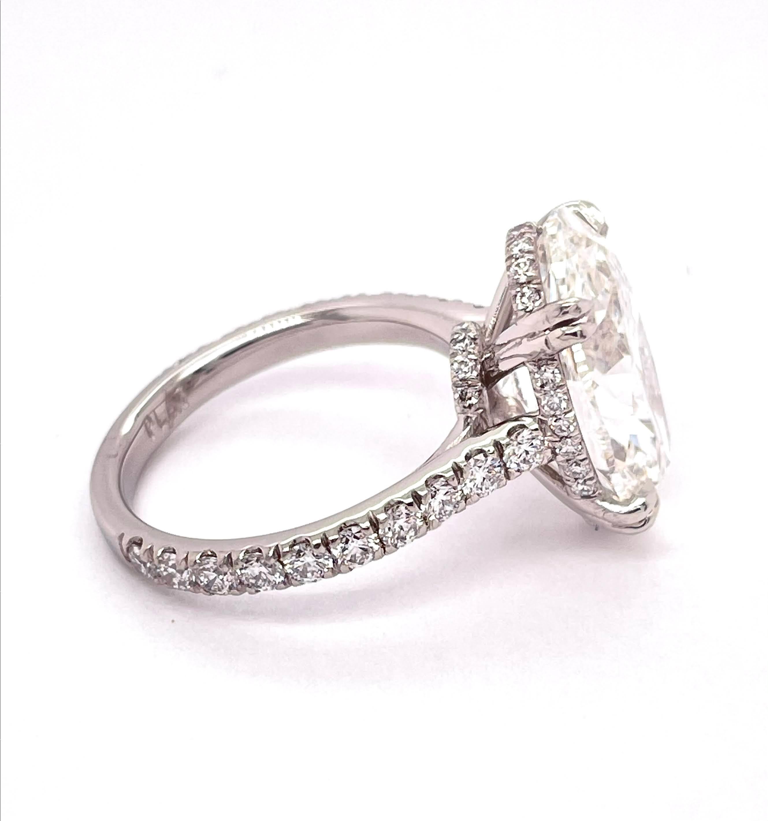 GIA-zertifizierter ovaler 7,53 Karat Diamant-Verlobungsring mit Platinfassung Damen