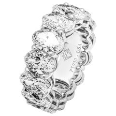 GIA-zertifizierter ovaler Jahrestag-Ring aus Platin 9,99 Karat