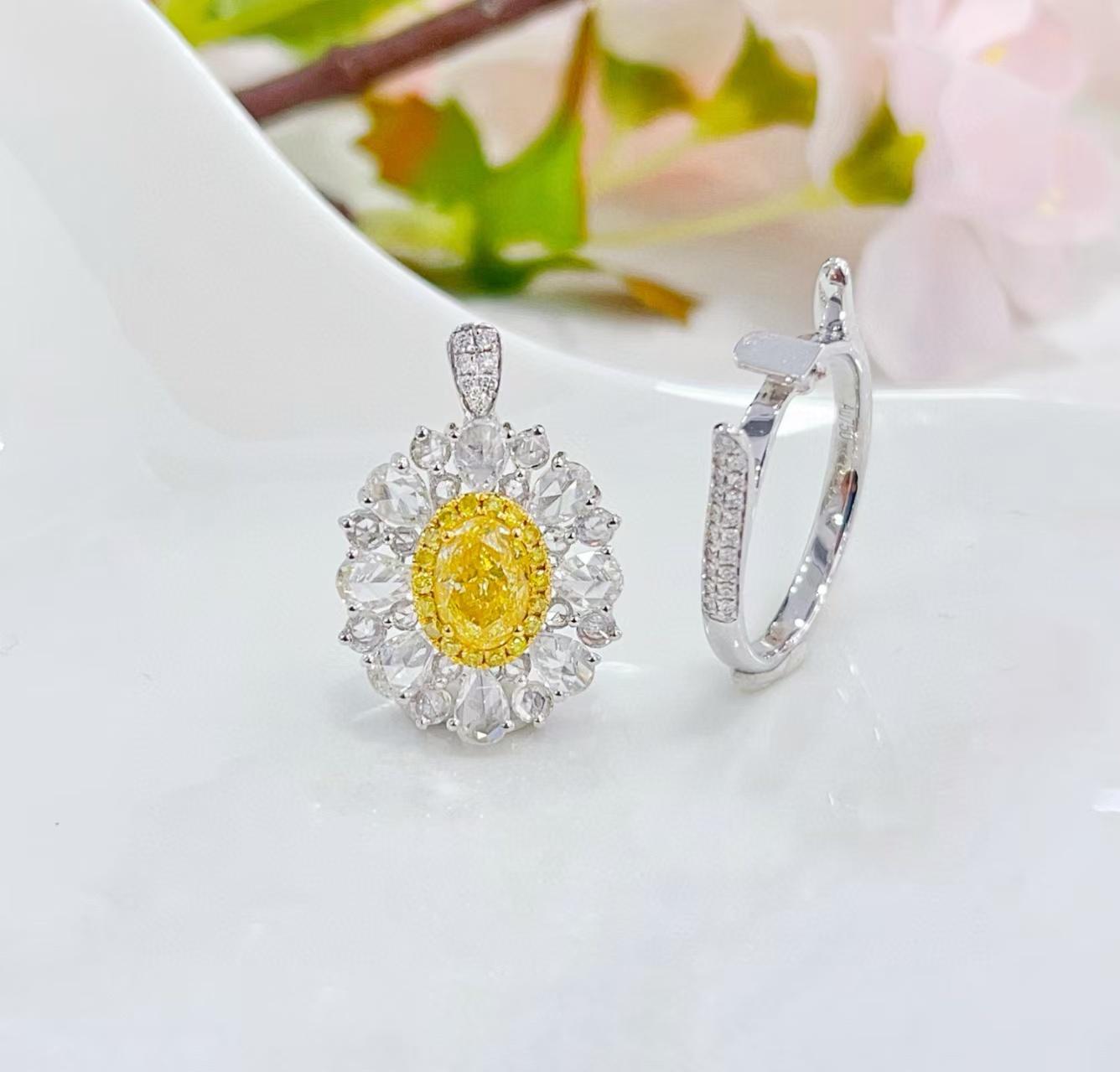GIA Certified Oval-Cut 1.01 Carat Yellow Diamond Double Halo Ring/Pendant In New Condition For Sale In Kowloon, HK