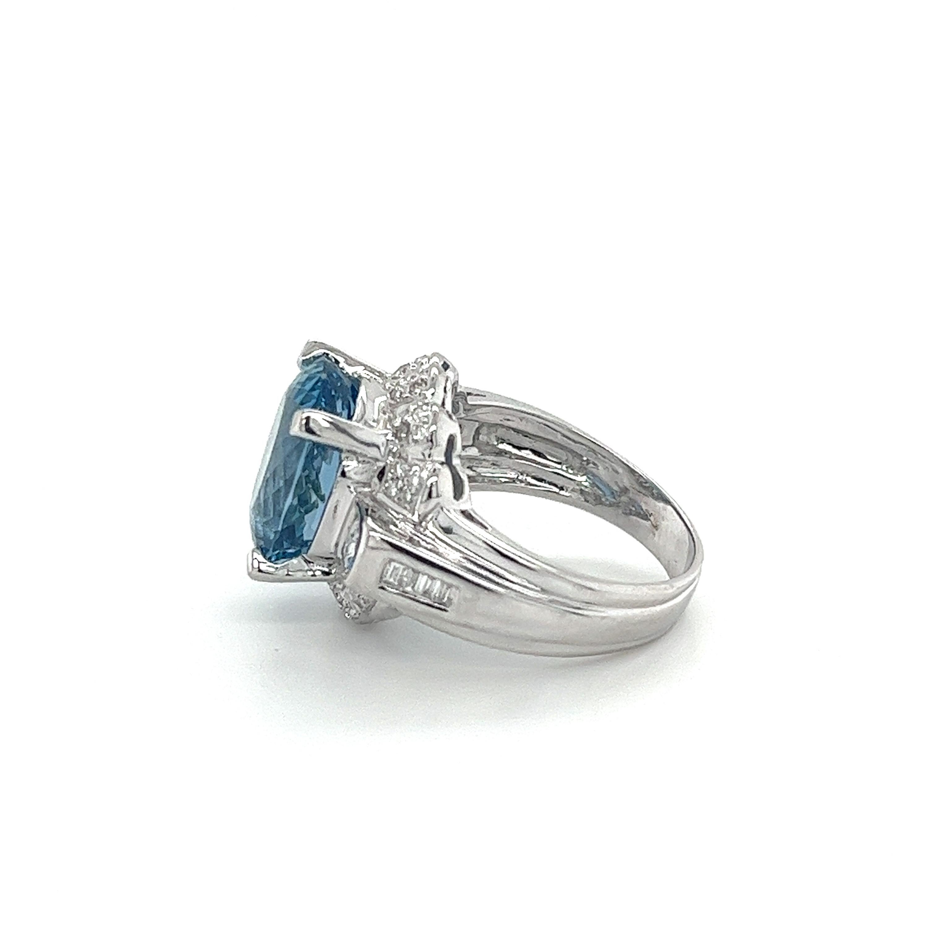 Art Deco GIA Certified Oval Cut 9.5 Carat Natural Aquamarine Vintage Retro Ring For Sale