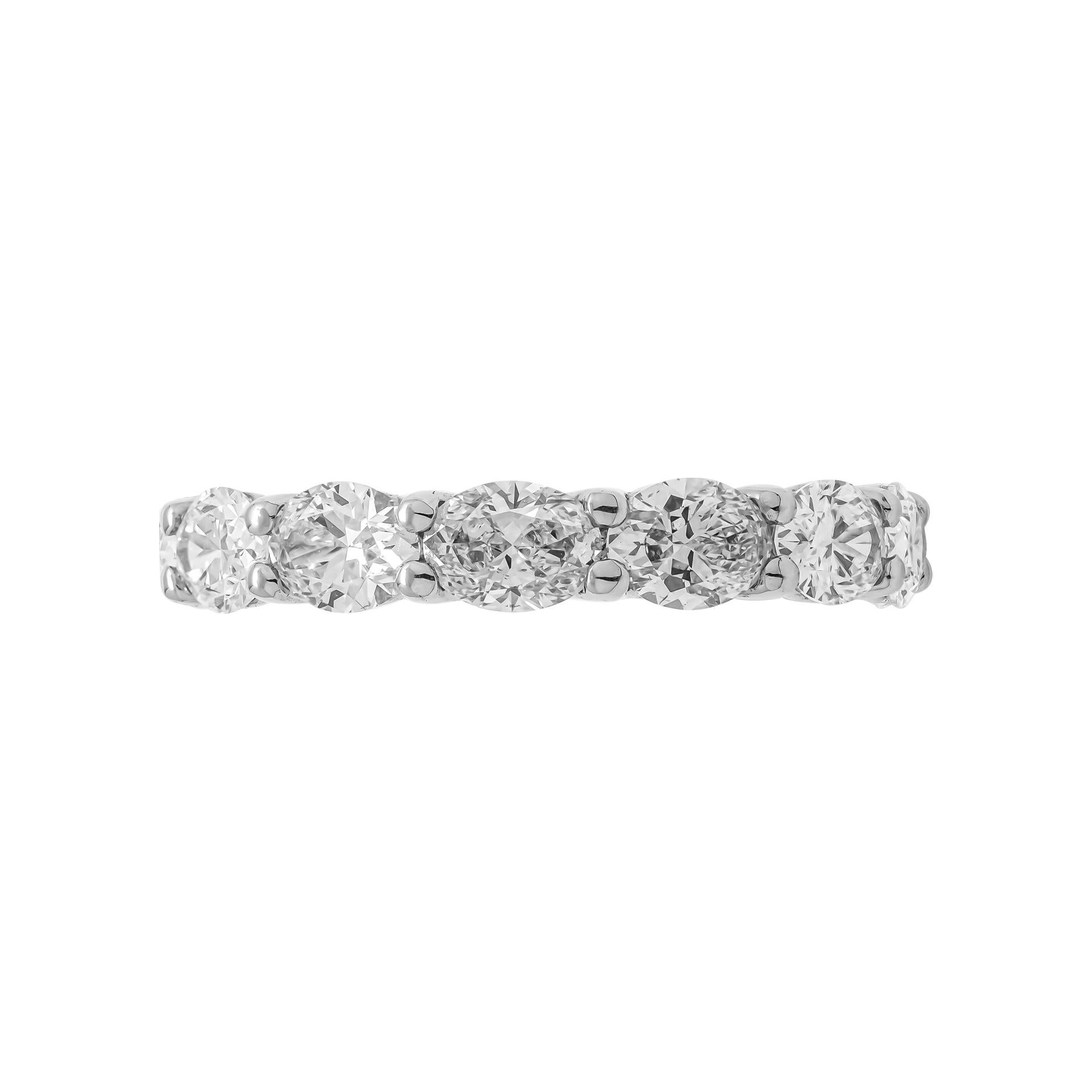 GIA Certified Oval Cut East-West Anniversary Band in Platinum 3.95 Carat In New Condition For Sale In New York, NY