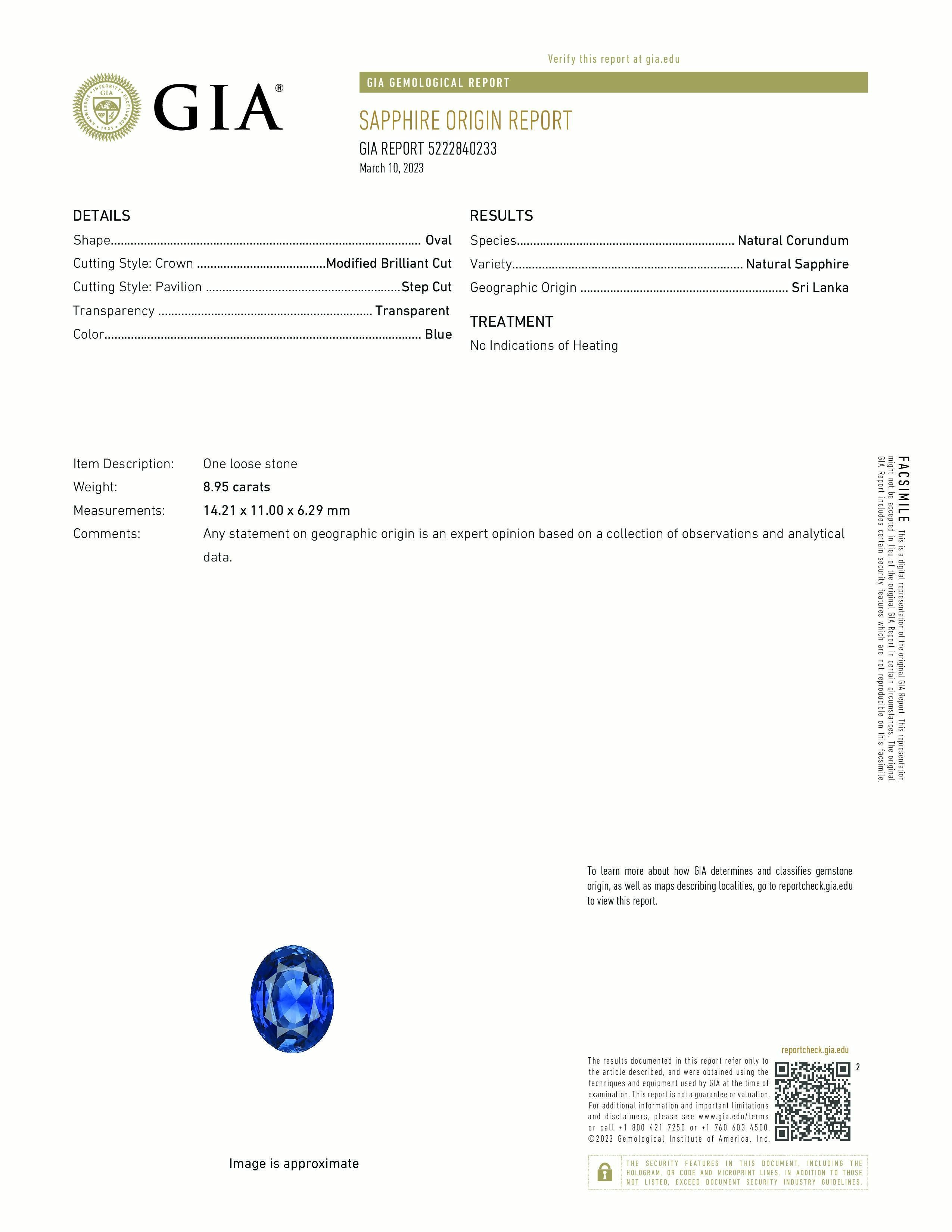 Dieser exquisite Ring präsentiert einen ovalen 8,95-karätigen natürlichen Saphir aus Sri Lanka, der für seinen leuchtend blauen Farbton und seine unbehandelte Qualität bekannt ist. Mit funkelnden Diamantseitensteinen verziert und in poliertem Platin