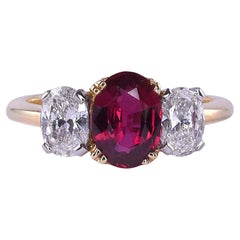 GIA-zertifizierter ovaler Rubin & ovaler Diamantring aus 18 Karat