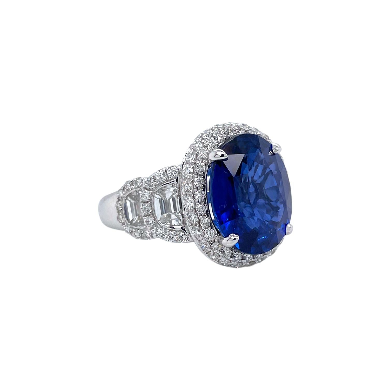 Art Deco GIA Certified Oval Sapphire & Diamond Halo Ring in 18K White Gold For Sale