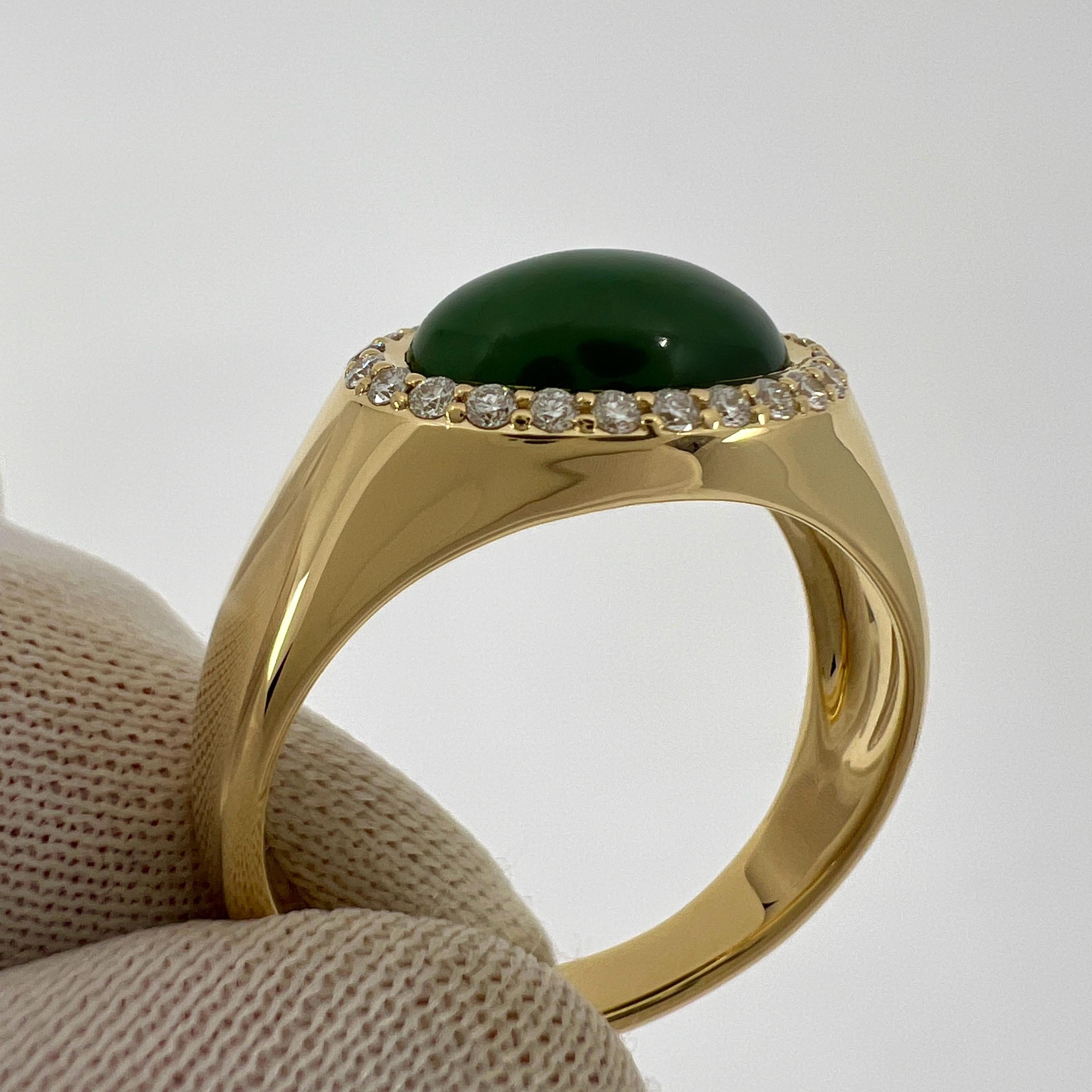 GIA Certified Oval Untreated Jadeite Jade & Diamond 18k Yellow Gold Signet Ring In New Condition For Sale In Birmingham, GB