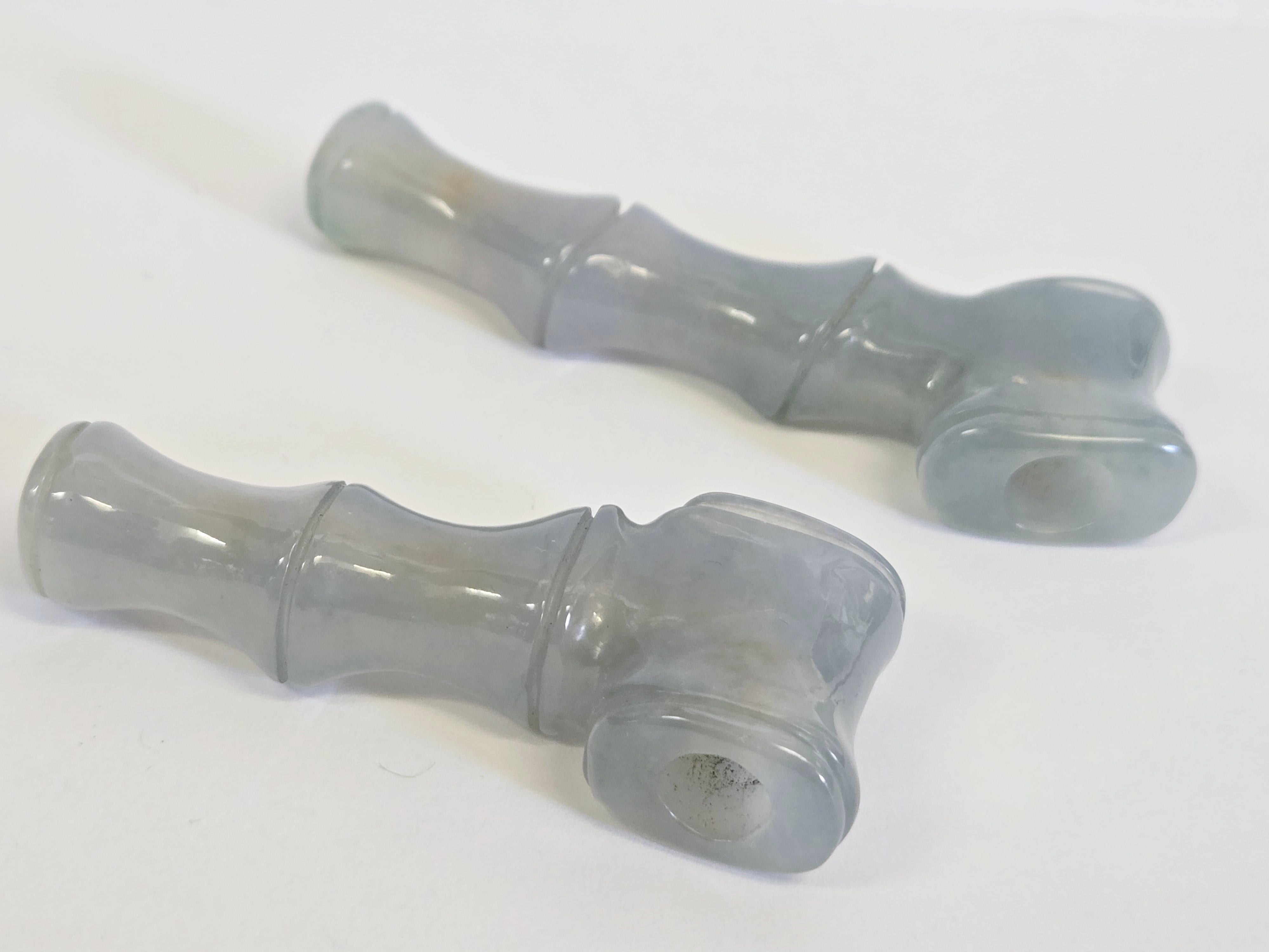Coppia certificata GIA di ornamenti per pipa da fumo in giada iridescente in vendita 9