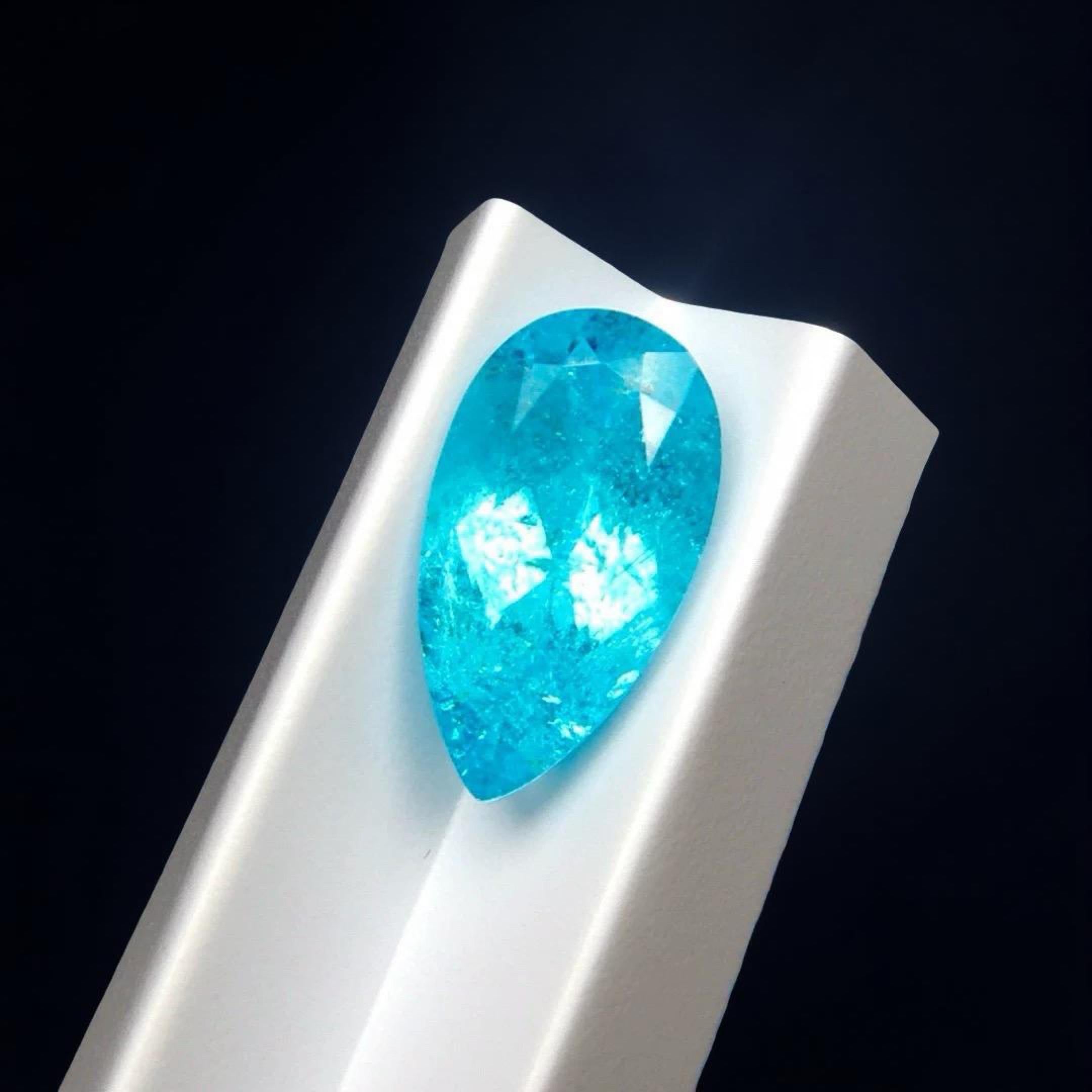 Women's or Men's GIA Certified Paraiba Tourmaline 1.41ct Oval  Neon Blue Brazilian Tourmaline For Sale