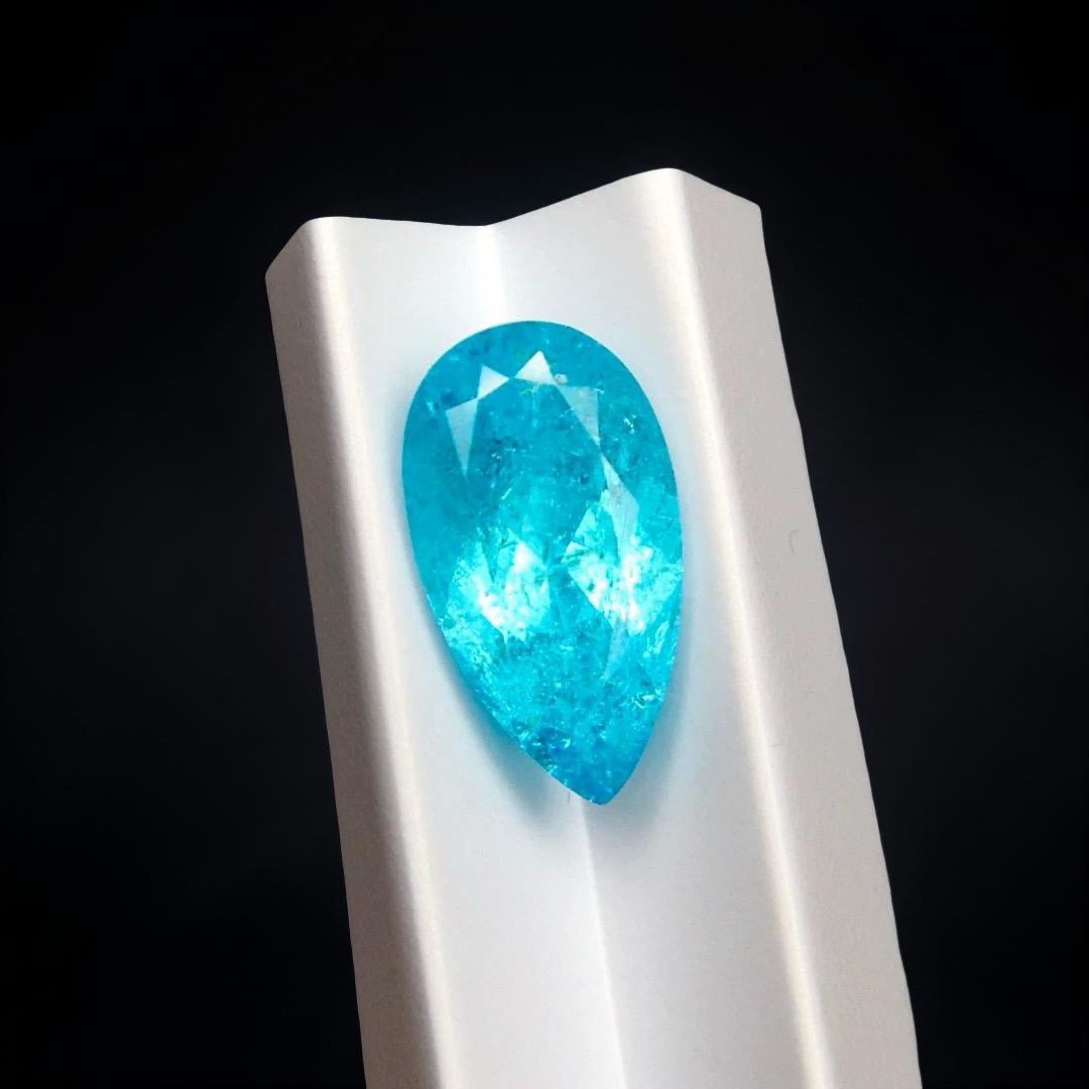 GIA Certified Paraiba Tourmaline 1.41ct Oval  Neon Blue Brazilian Tourmaline For Sale 3
