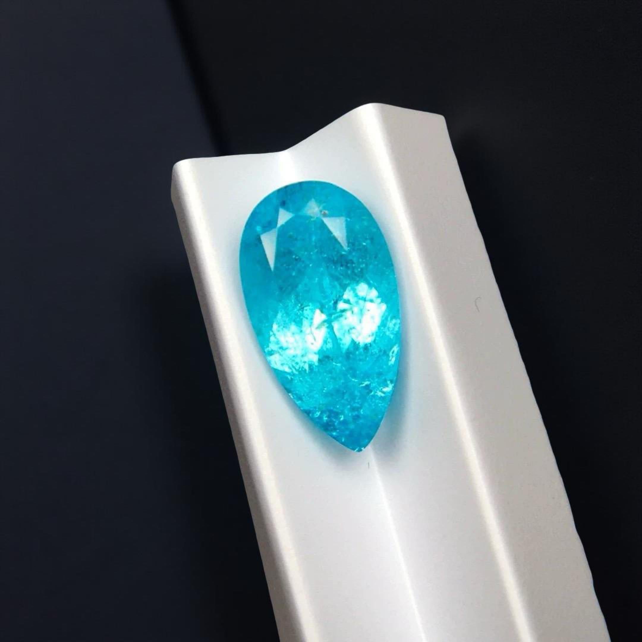 GIA Certified Paraiba Tourmaline 1.41ct Oval  Neon Blue Brazilian Tourmaline For Sale 4