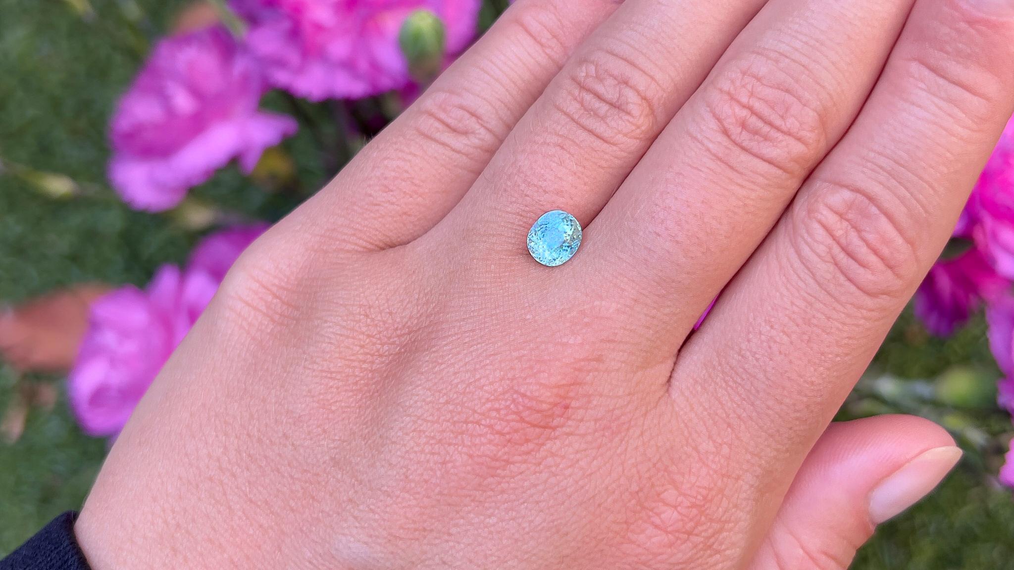 Viene fornito con il certificato originale GIA
Tormalina naturale Paraiba
Peso in carati: 1.52 carati
Misure: 6,99 x 6,13 x 5,57 mm