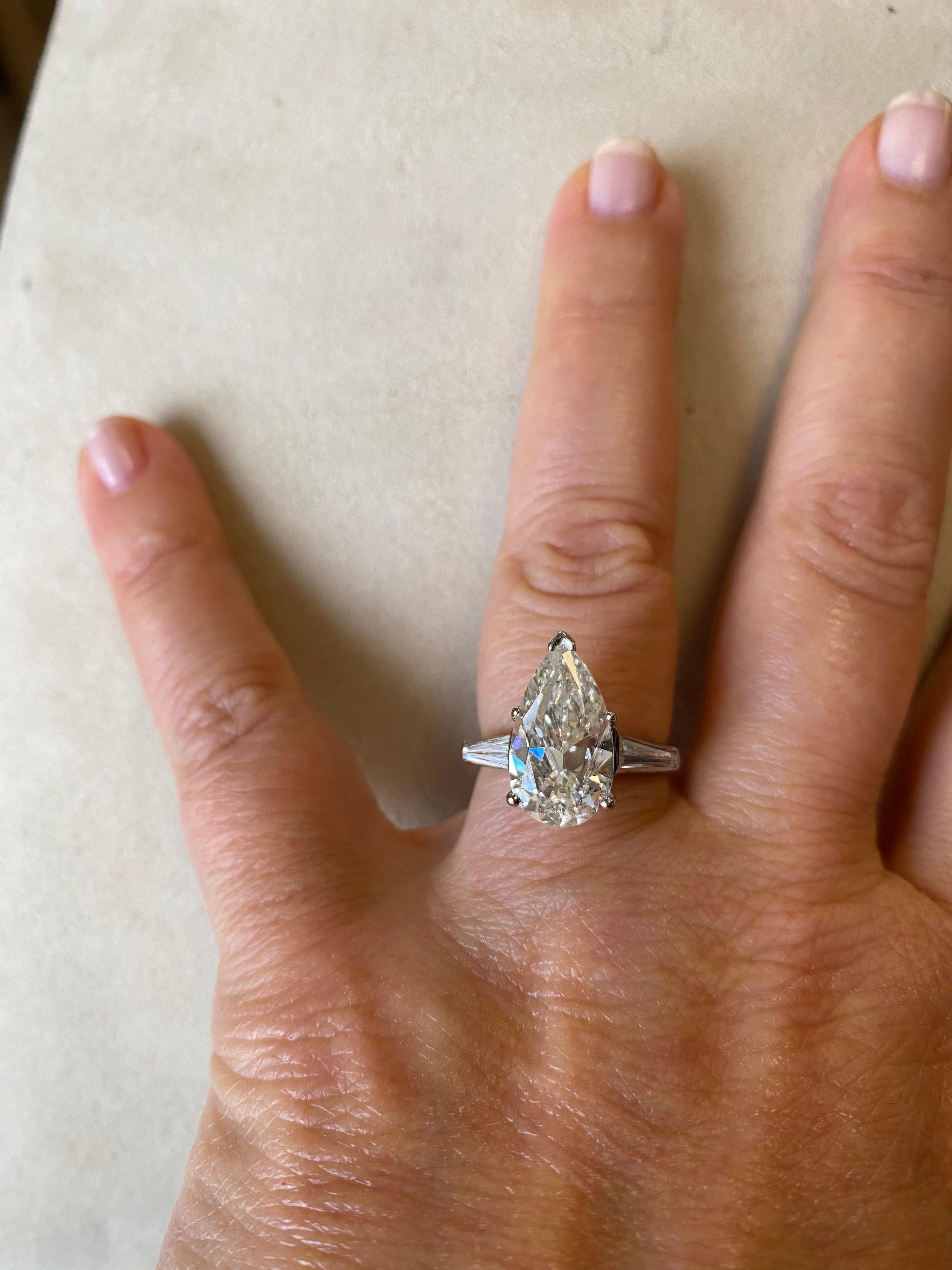 Contemporary GIA Certified Pear Brilliant Diamond Weighing 4.13cts in Platinum Ring Mounting