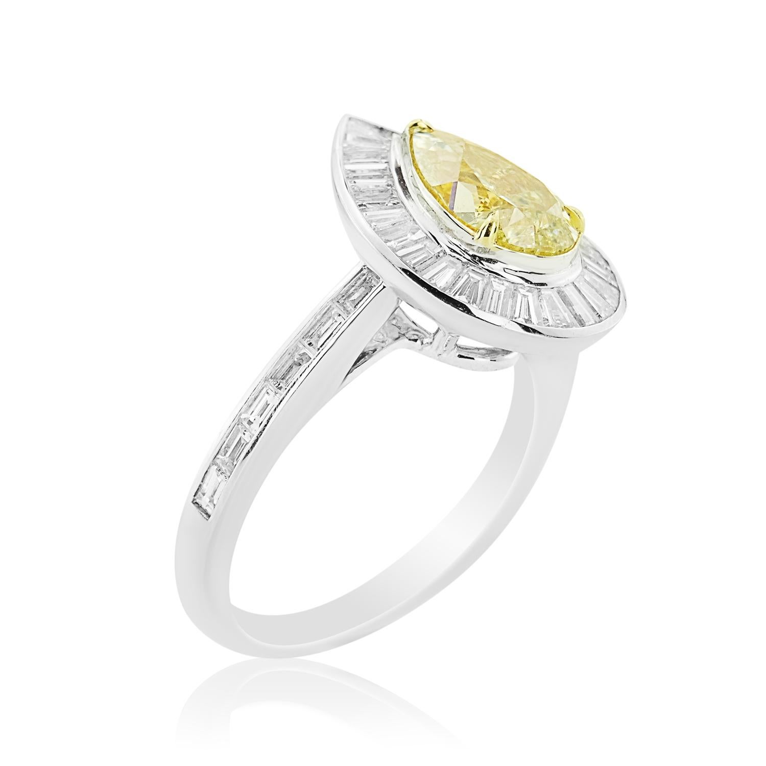 PEAR CUT FANCY YELLOW DIAMOND RING - 3.08 CT


Set in 18Kt White gold


Pear cut diamond weight: 1.60 ct
[ 1 diamond ]
Color: Natural Fancy Yellow
Clarity: VS2

Total diamond weight: 1.48 ct
[ 40 diamonds ]
Color: H
Clarity: VS

Total ring weight: