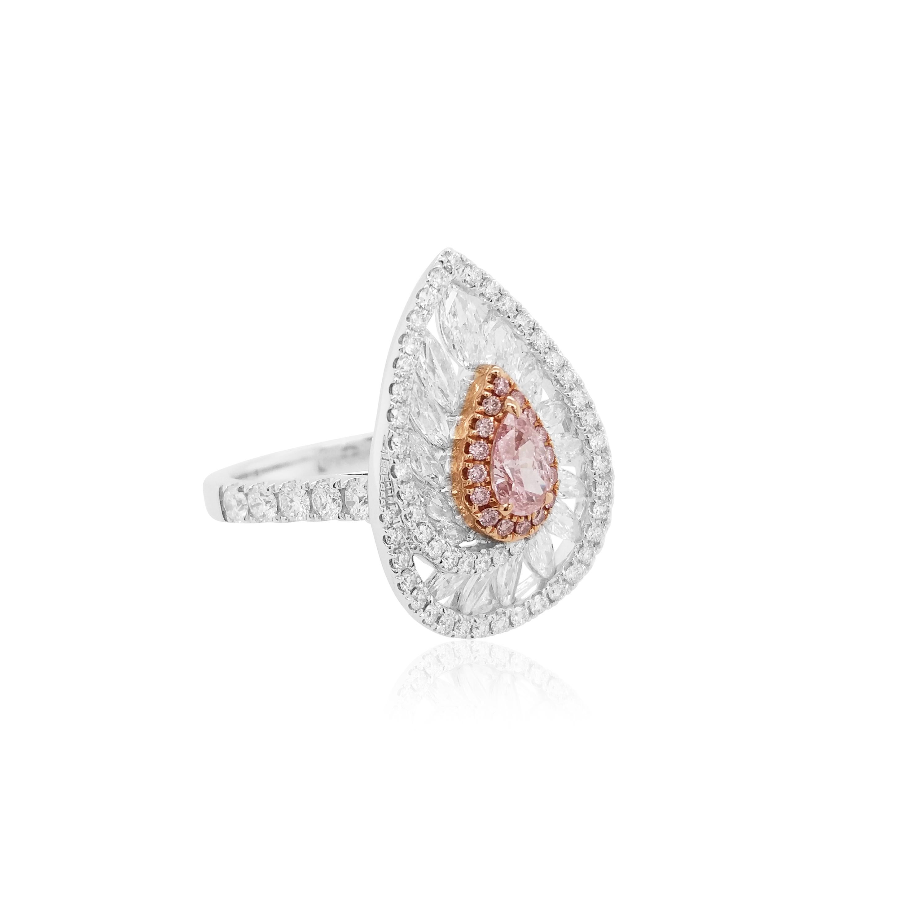 Taglio a goccia Anello in oro 18 carati con diamante rosa taglio pera e diamante bianco taglio marquise certificato GIA in vendita