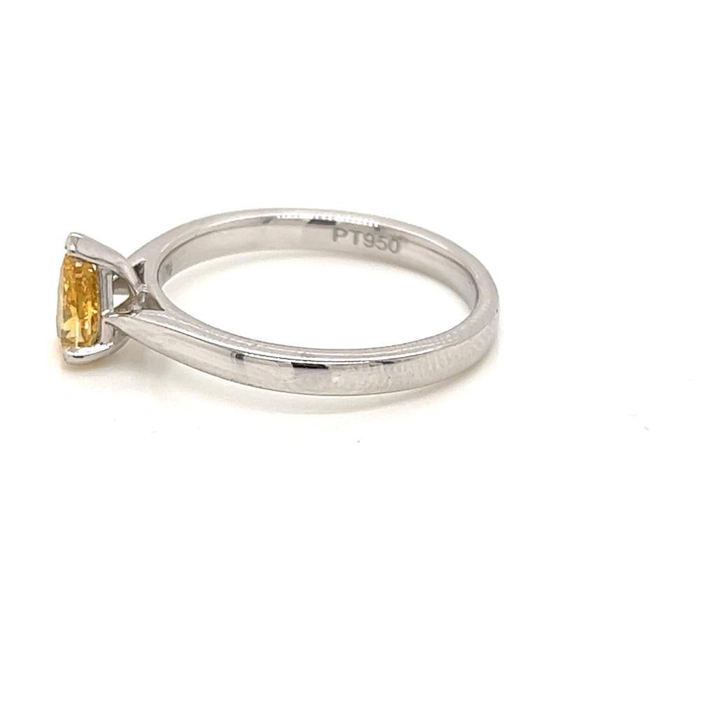 GIA-zertifizierter birnenförmiger Platin- Solitär-Ring mit 0,5 Karat gelbem Diamant Damen im Angebot