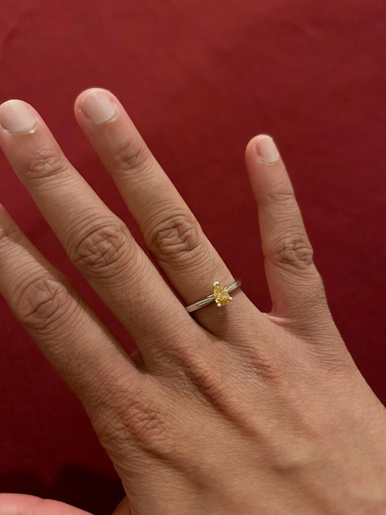 GIA-zertifizierter birnenförmiger Platin- Solitär-Ring mit 0,5 Karat gelbem Diamant im Angebot 2