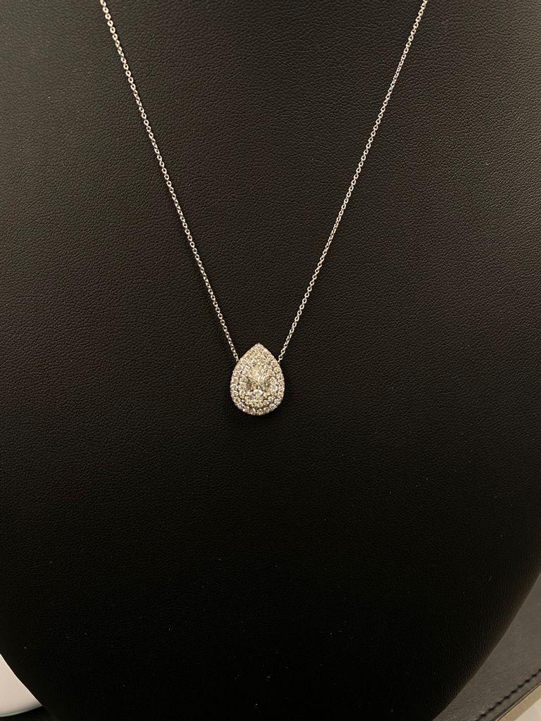 Taglio a goccia Ciondolo con diamante a forma di pera certificato GIA in vendita