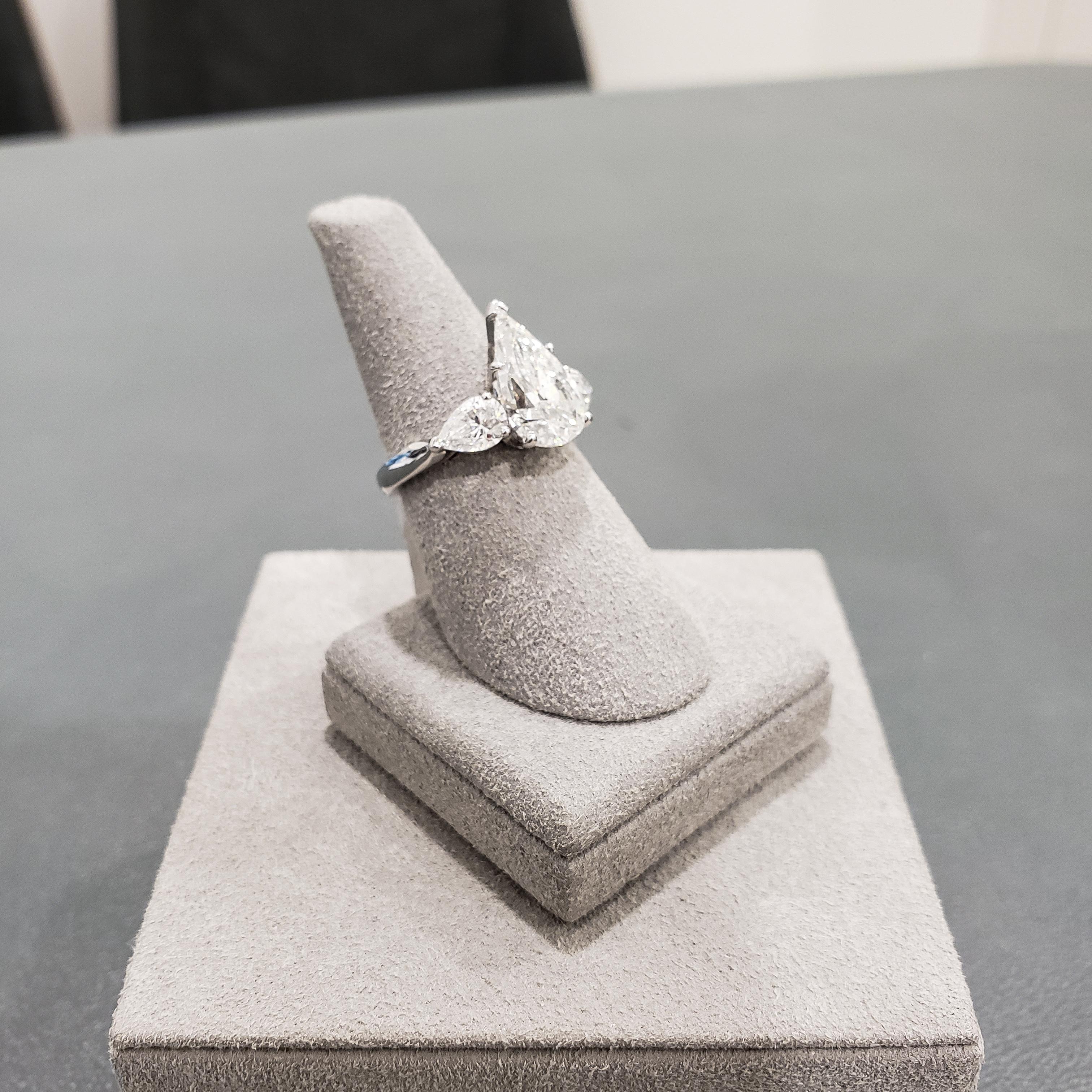 Women's Roman Malakov GIA Certified Pear Shape Diamond Three-Stone Engagement Ring For Sale
