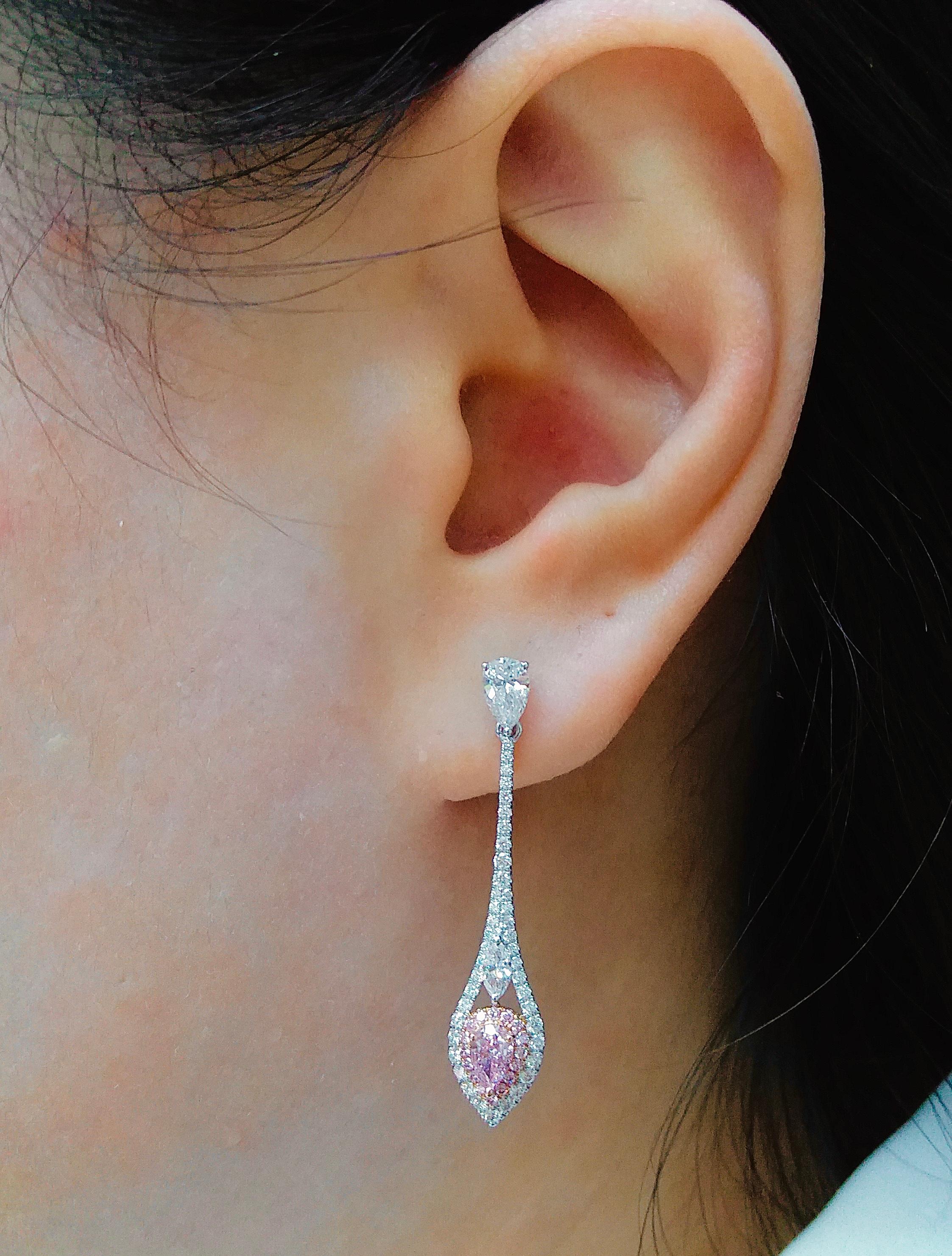 Taille poire Boucles d'oreilles certifiées GIA en forme de poire avec diamants roses naturels et diamants blancs en vente