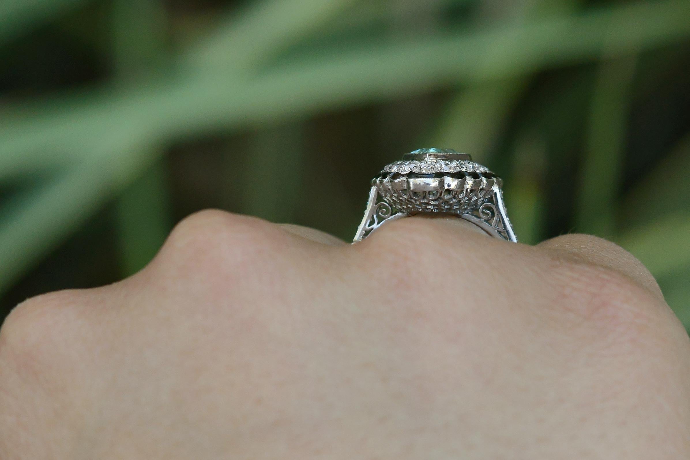 Anillo de cóctel de turmalina paraiba en forma de pera certificado por el GIA Corte pera