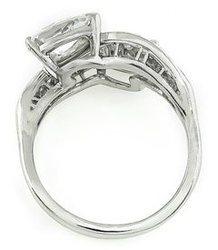 Bague en platine avec diamants en forme de poire certifiés GIA