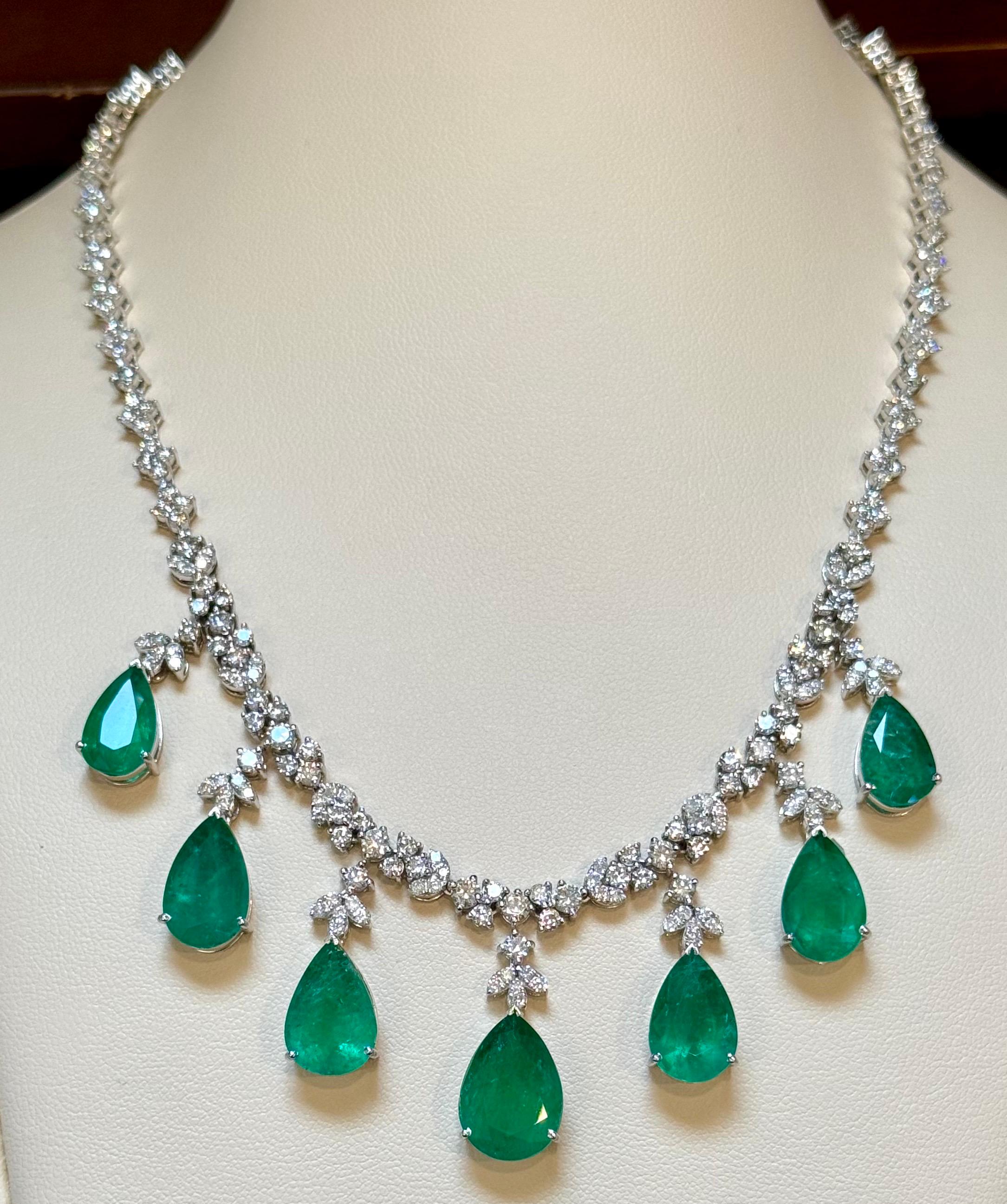  GIA Certified Pear Zambian Emerald & Diamond Bridal Drop Necklace 14 Kt  Or en vente 3