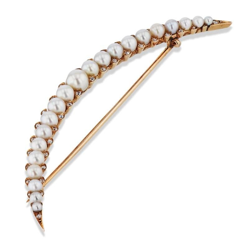 GIA Certified Pearl Diamond Crescent Moon 14 Karat Gold Estate Pin  In Excellent Condition For Sale In Miami, FL