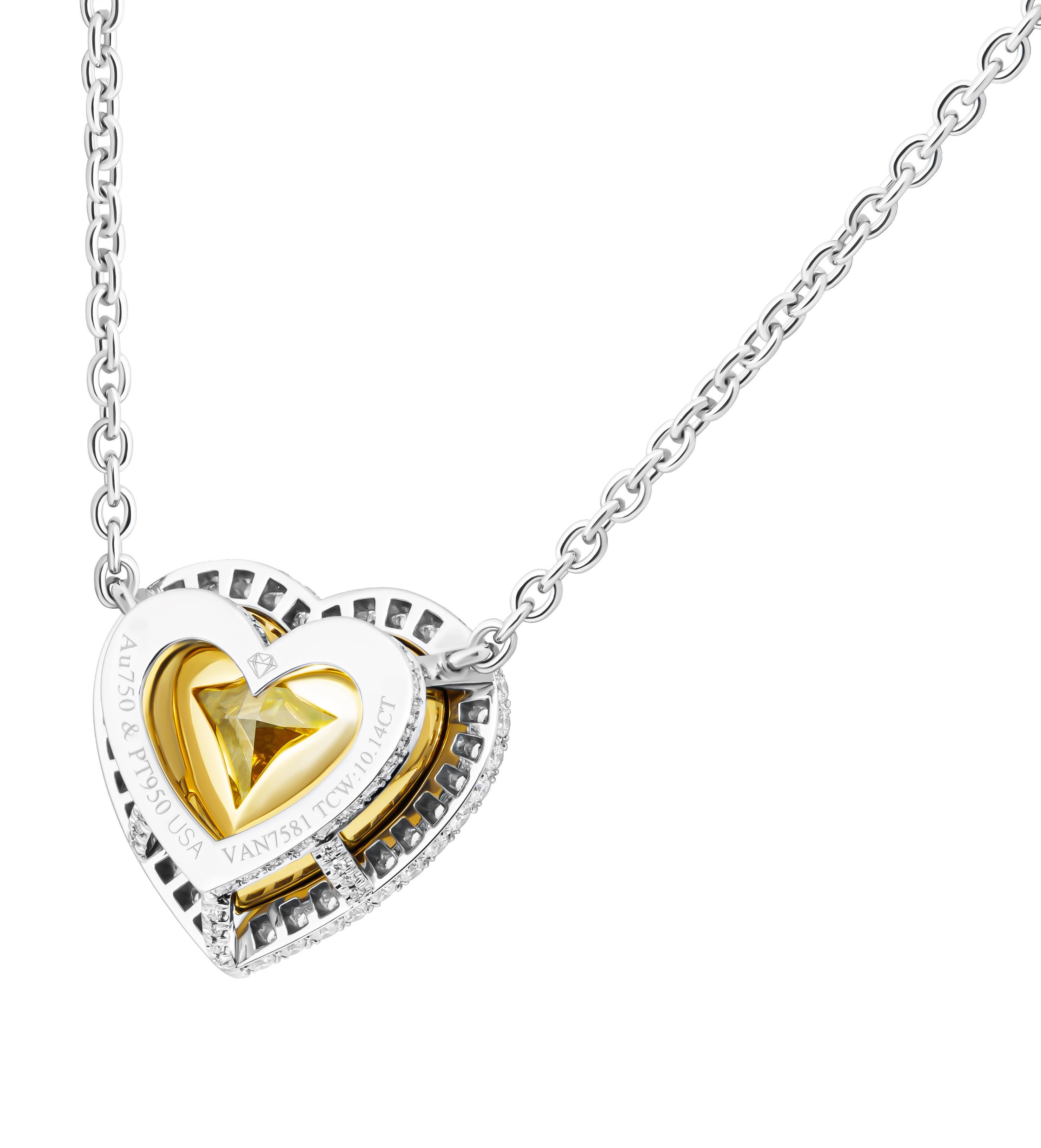 Moderne GIA Certified Pendant with 10.14ct Fancy Yellow Heart Shape en vente