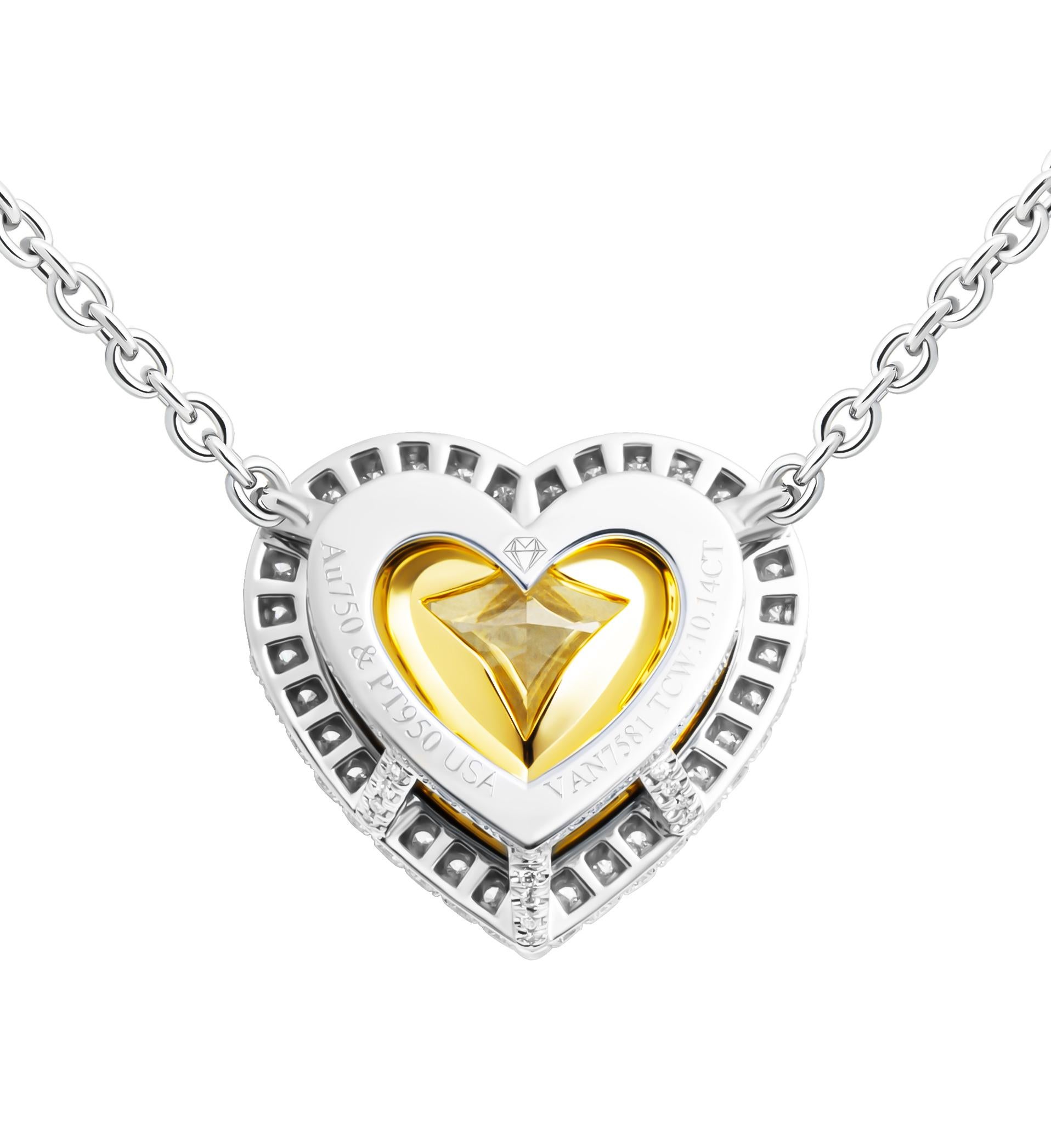 Taille cœur GIA Certified Pendant with 10.14ct Fancy Yellow Heart Shape en vente