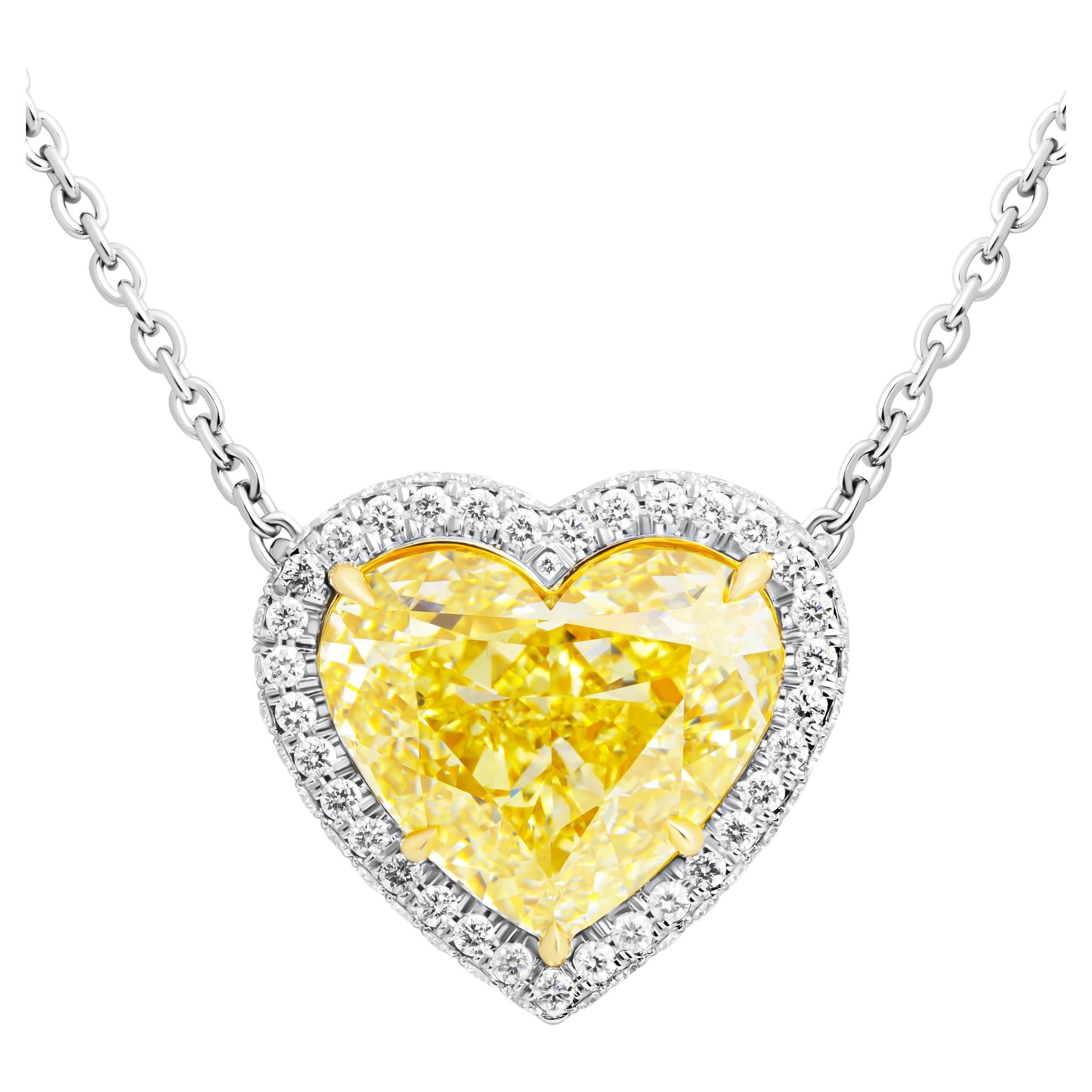 GIA Certified Pendant with 10.14ct Fancy Yellow Heart Shape en vente