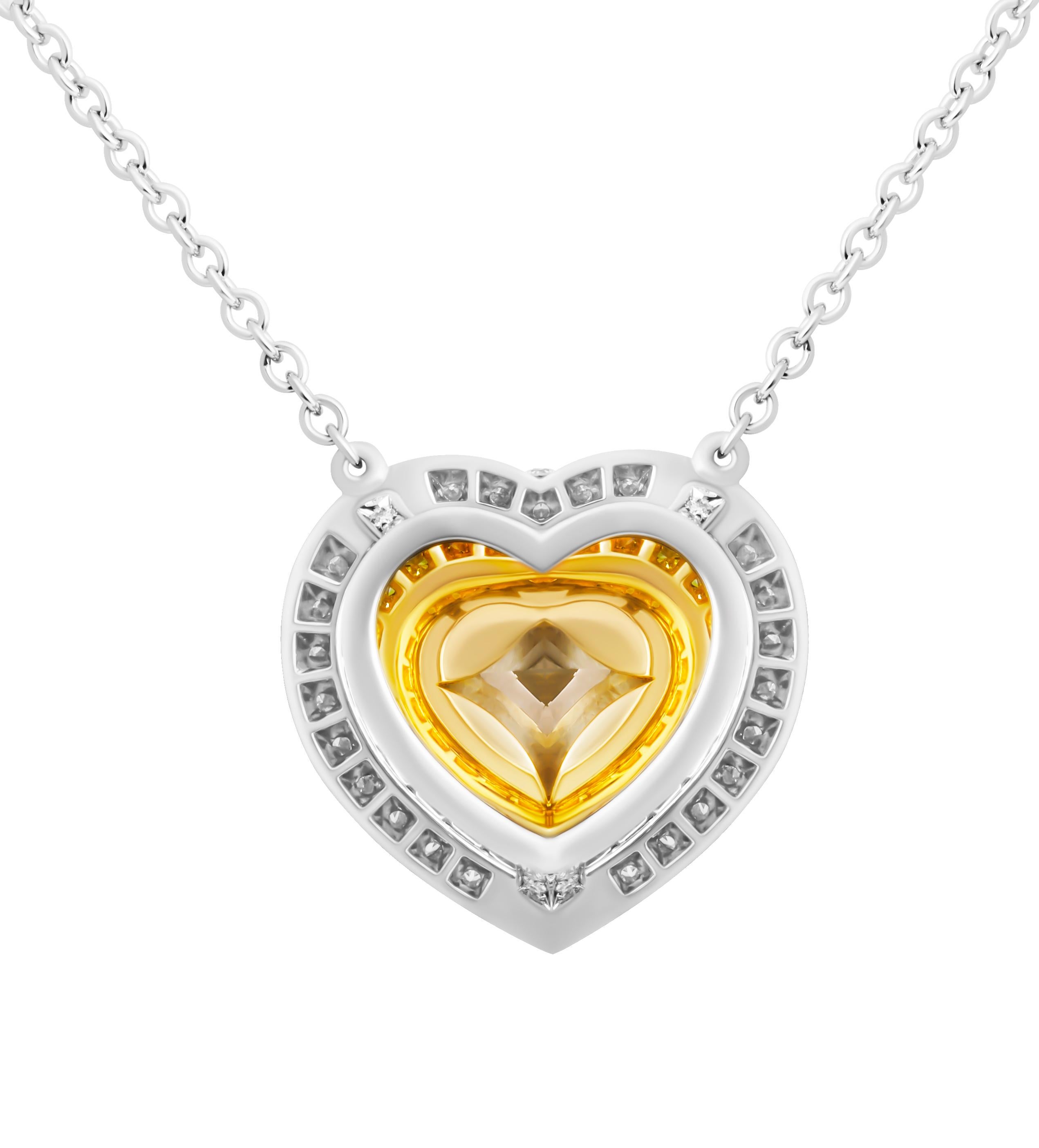 Taille cœur Pendentif certifié GIA avec 3.51ct jaune clair en forme de coeur en vente