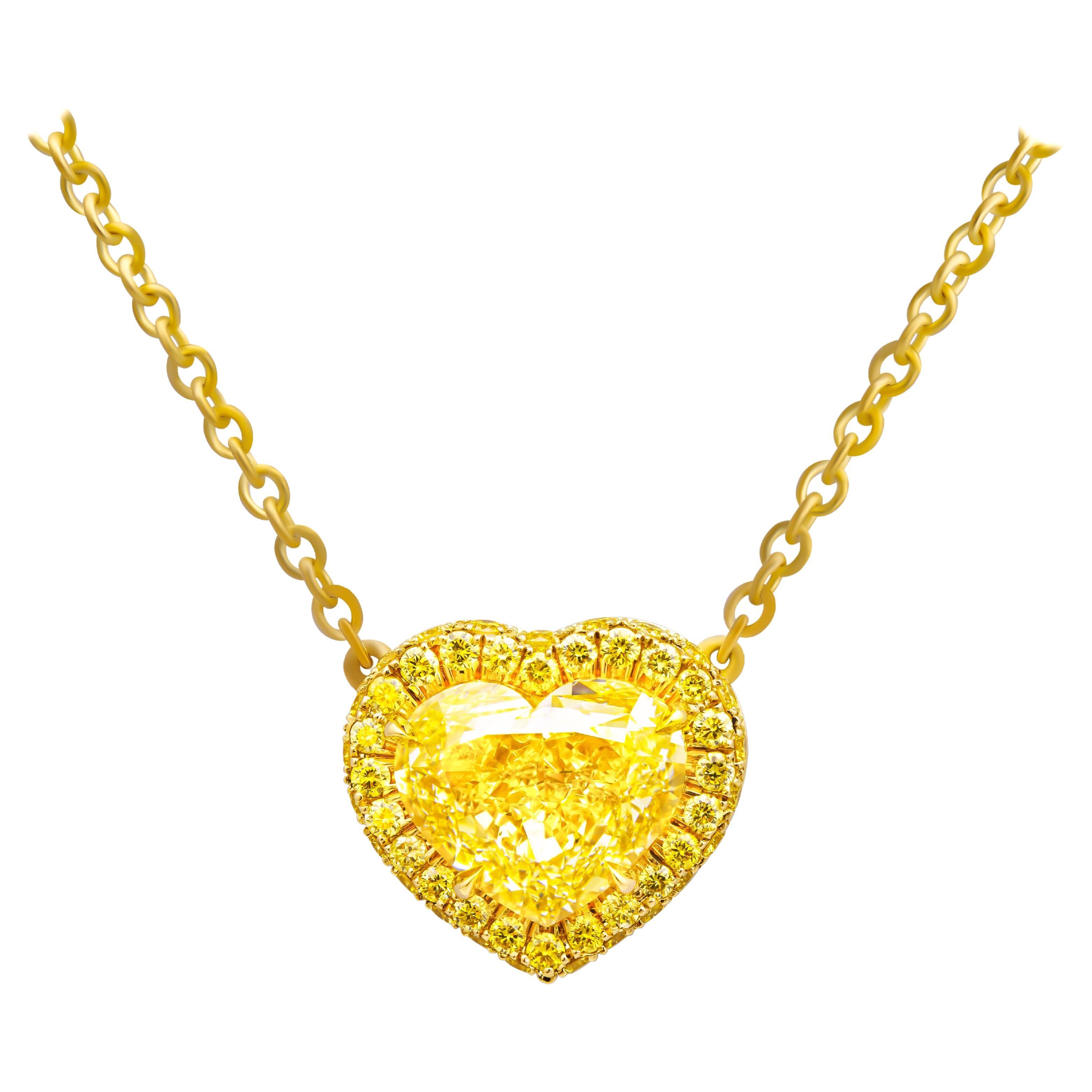 Colgante certificado por GIA con diamante en forma de corazón amarillo claro fantasía de 5,00 ct