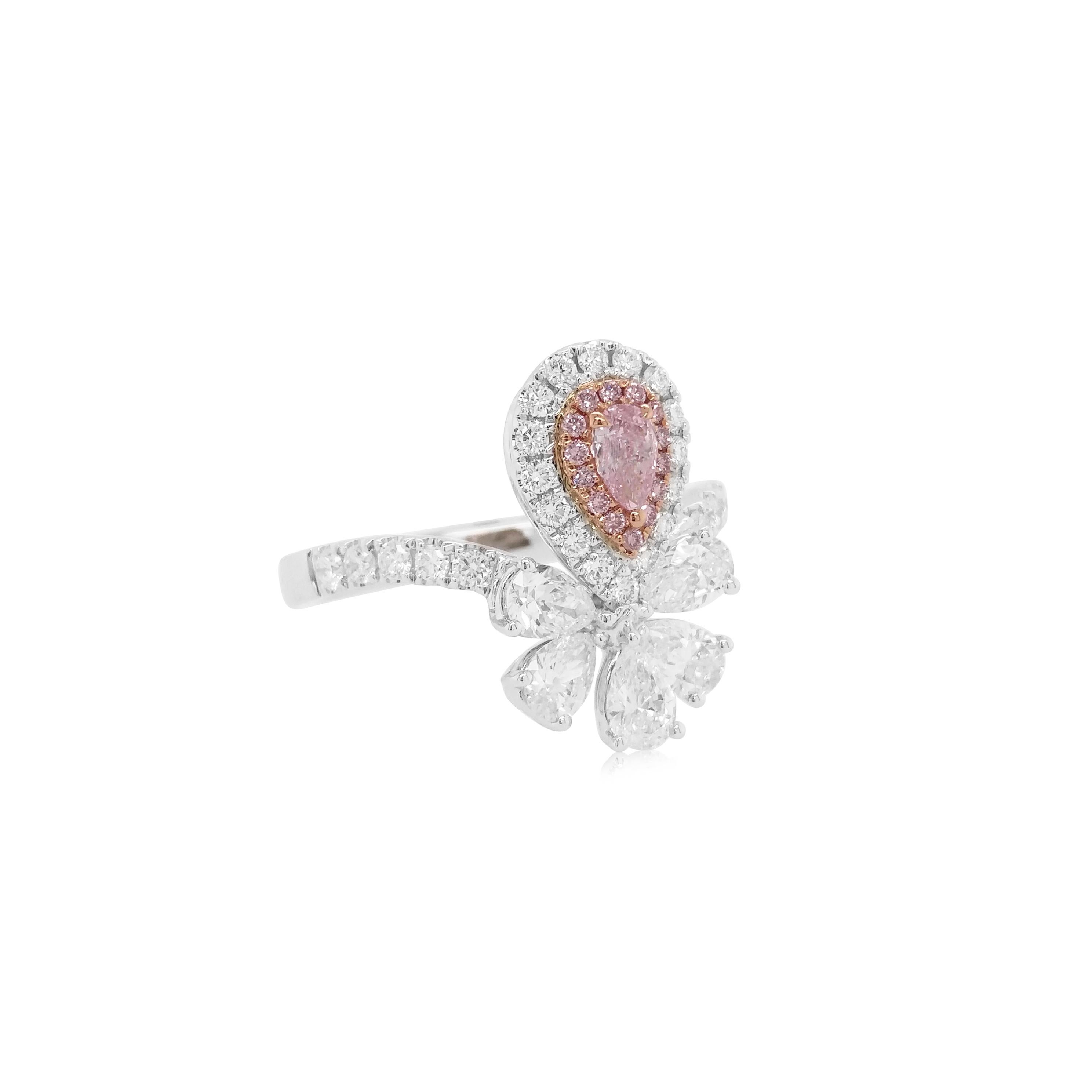 GIA Certified Pink Diamond 18K Gold Cocktail Ring In New Condition For Sale In Hong Kong, HK