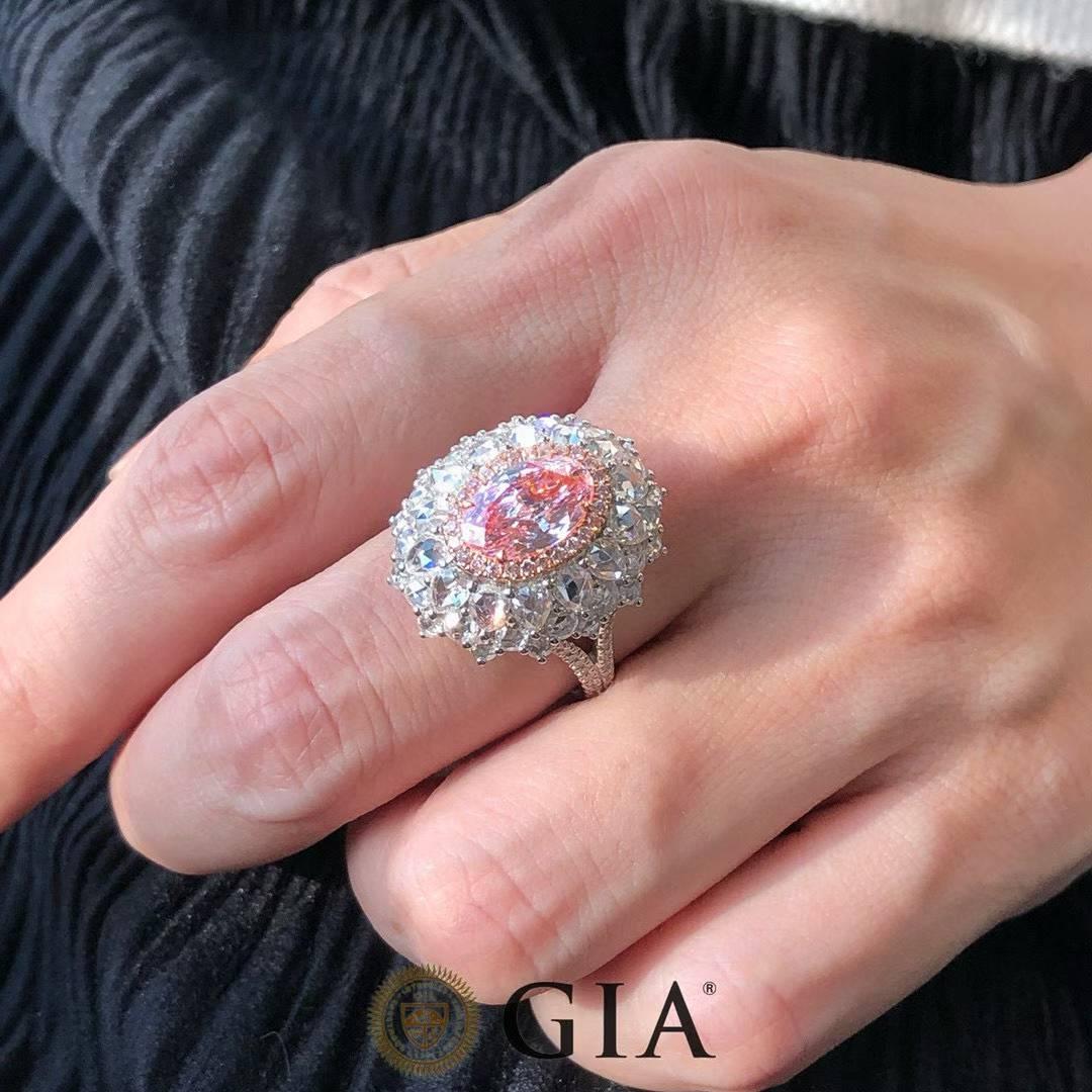 En vente :  Bague de fiançailles cocktail en diamant rose certifié GIA - Eze Jewelry 3