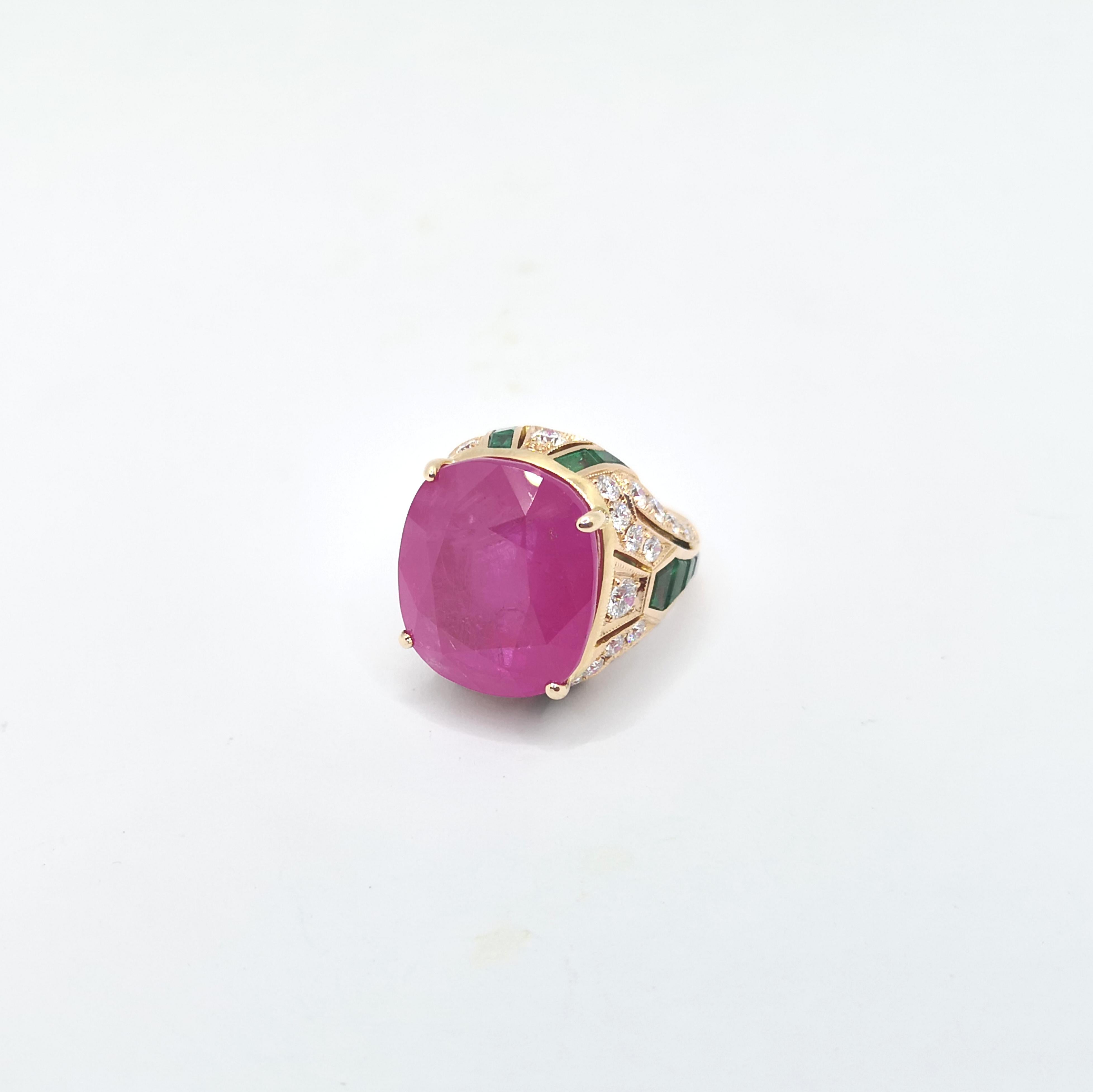 Bague en or rose 18 carats certifiée GIA et ornée de saphirs roses, d'émeraudes et de diamants en vente 5