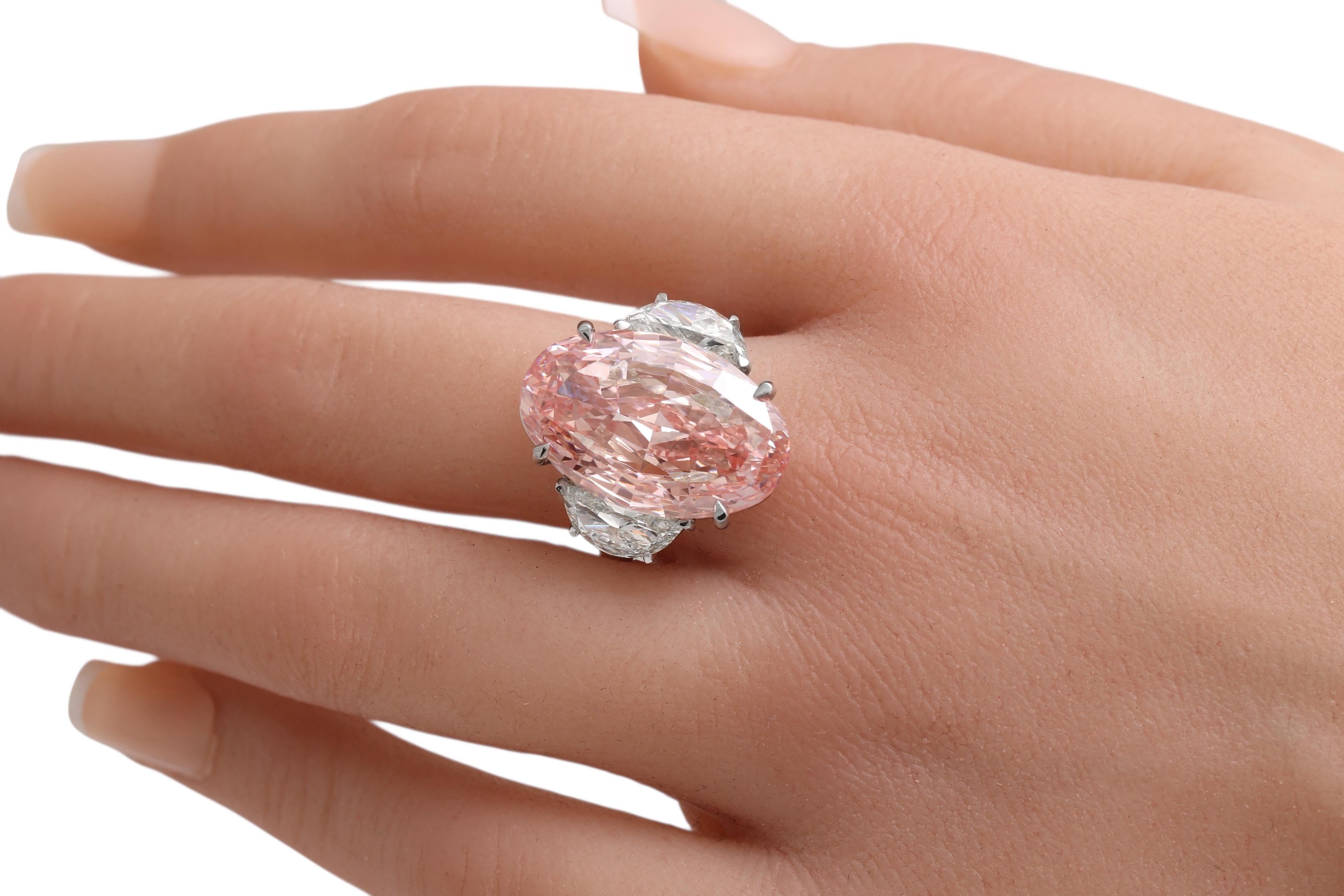 GIA Certified Platinum 15 Carat Fancy Intense Enhanced Pink Diamond Ring (bague en platine certifié GIA de 15 carats) en vente 4