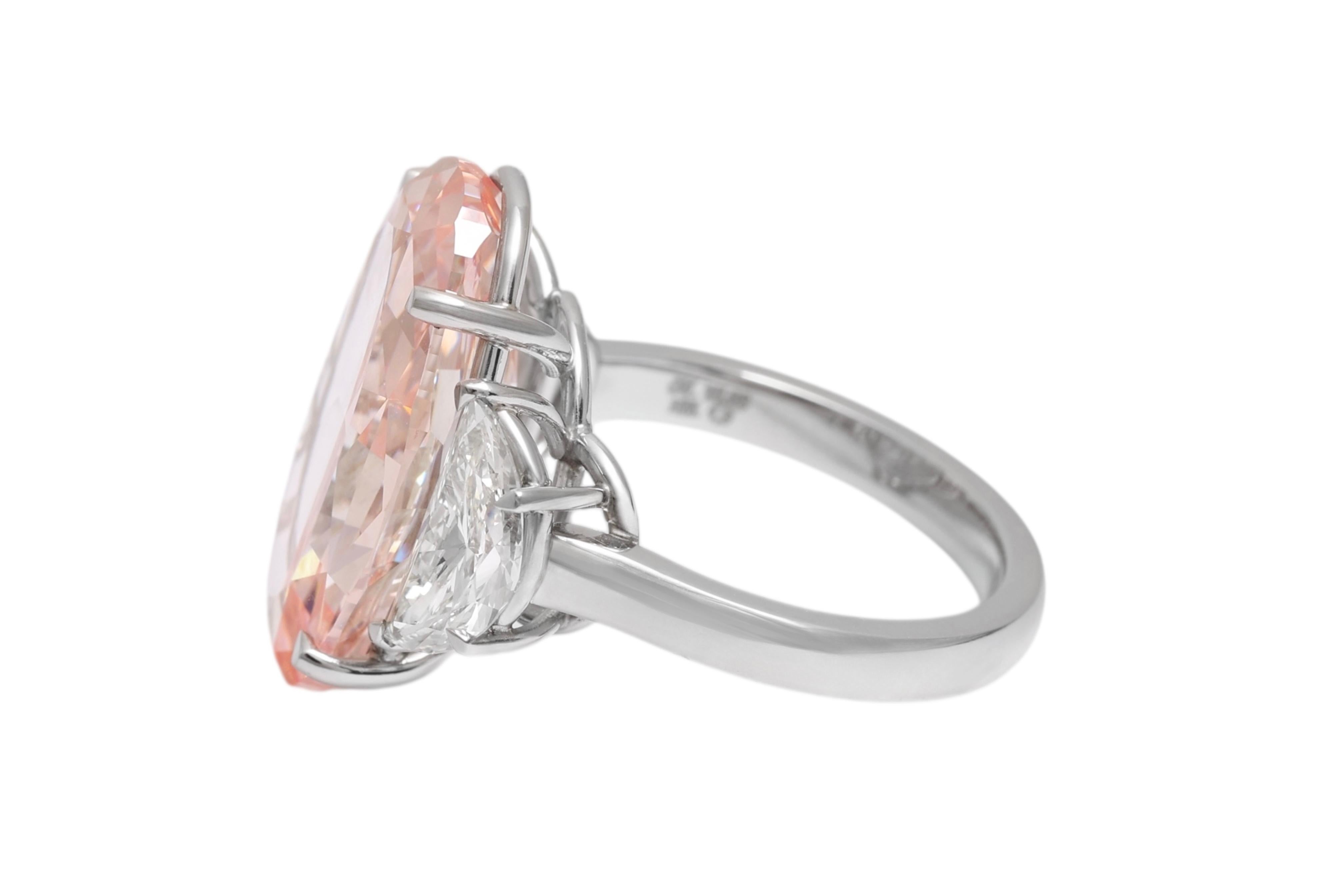 GIA Certified Platinum 15 Carat Fancy Intense Enhanced Pink Diamond Ring (bague en platine certifié GIA de 15 carats) Neuf - En vente à Antwerp, BE