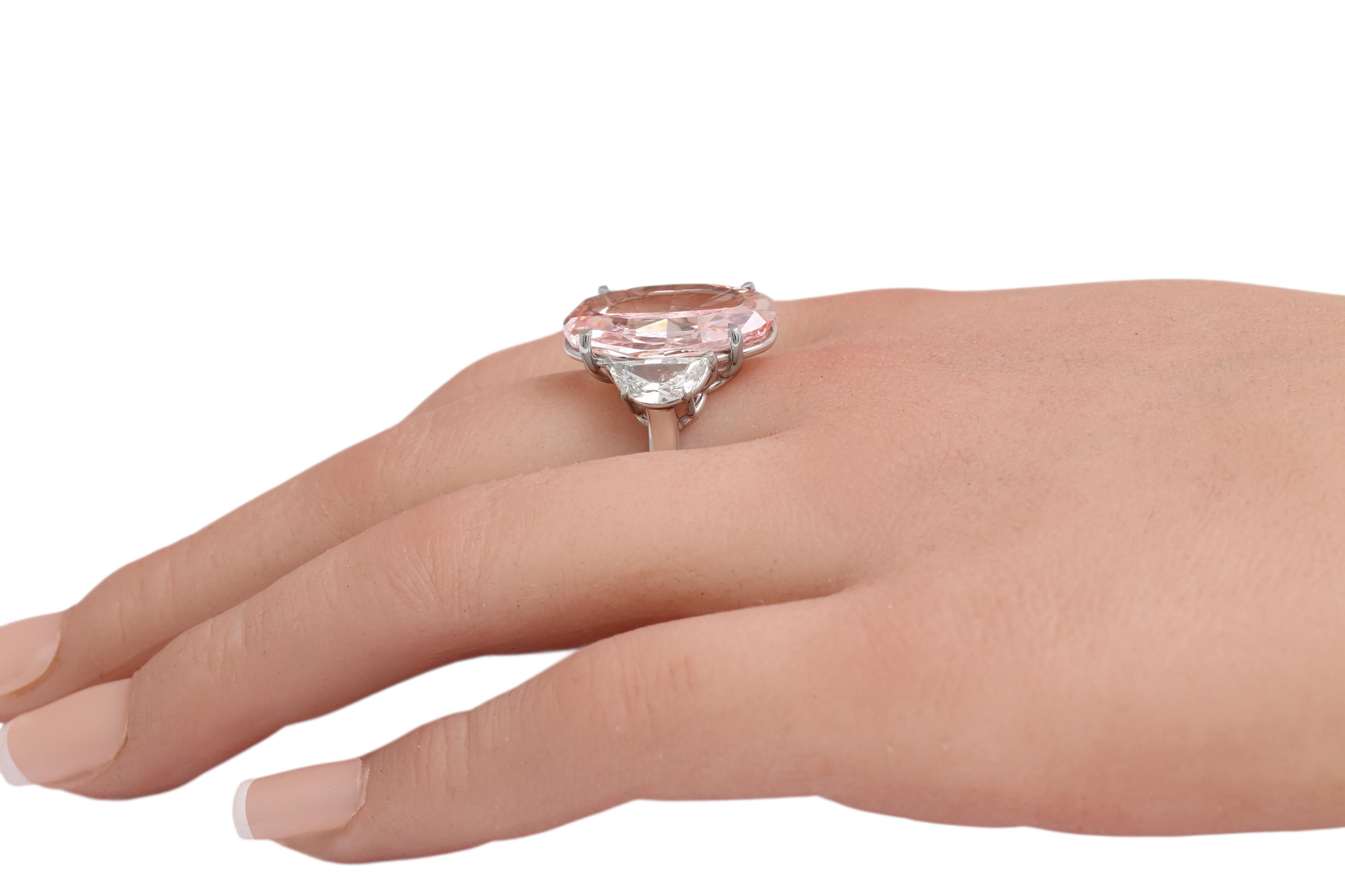 GIA Certified Platinum 15 Carat Fancy Intense Enhanced Pink Diamond Ring (bague en platine certifié GIA de 15 carats) en vente 2