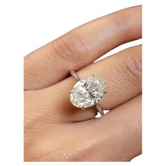 Issac Nussbaum Platin Verlobungsring mit 4.05 Karat ovalem Diamanten.