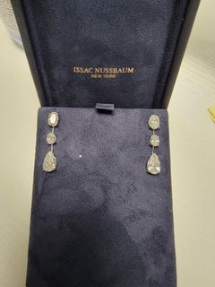 Issac Nussbaum Platin 5,73 Karat Ovale und birnenförmige Diamant-Ohrringe.