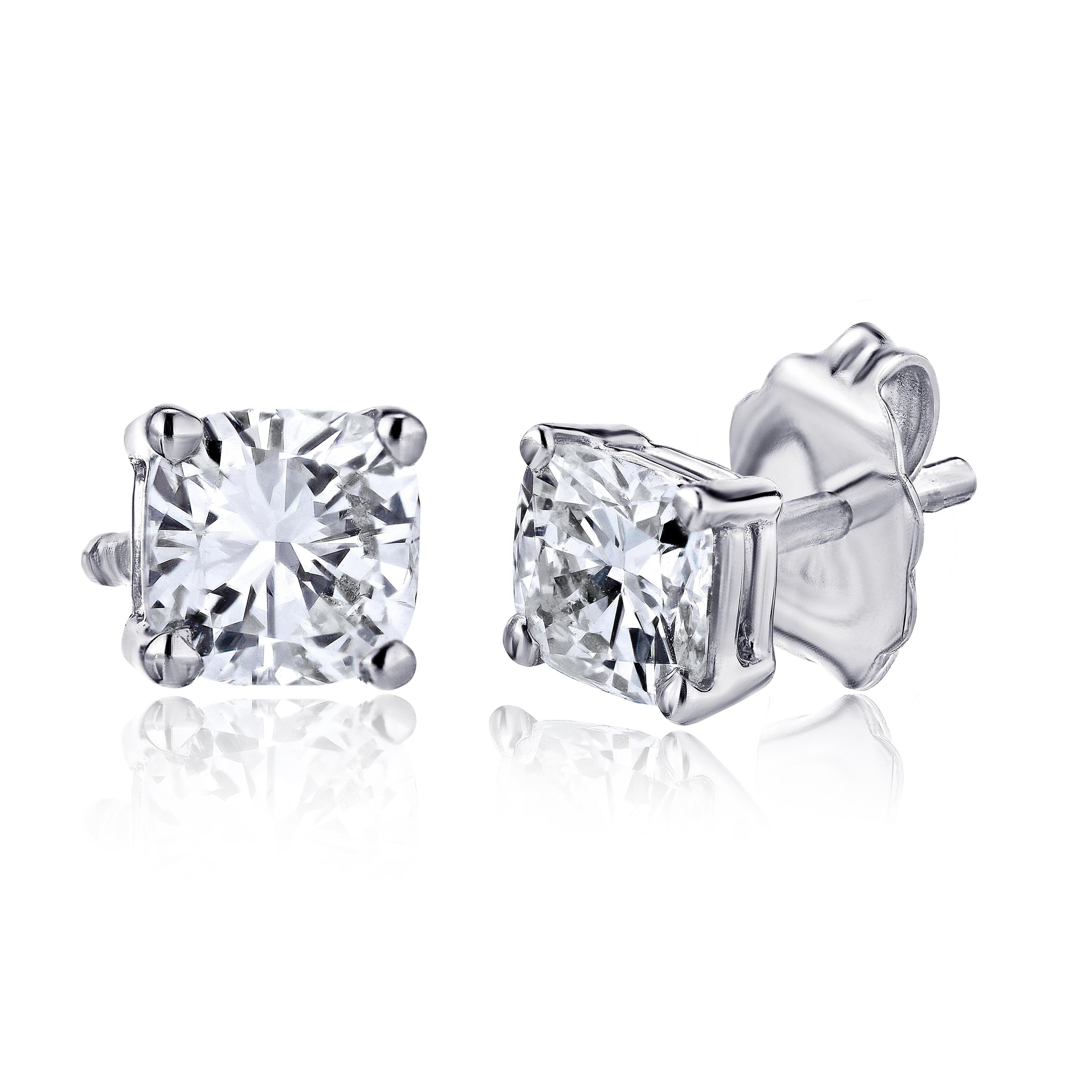 Contemporain Clous d'oreilles en platine avec diamants taille coussin certifiés GIA de 1,00 carat au total en vente