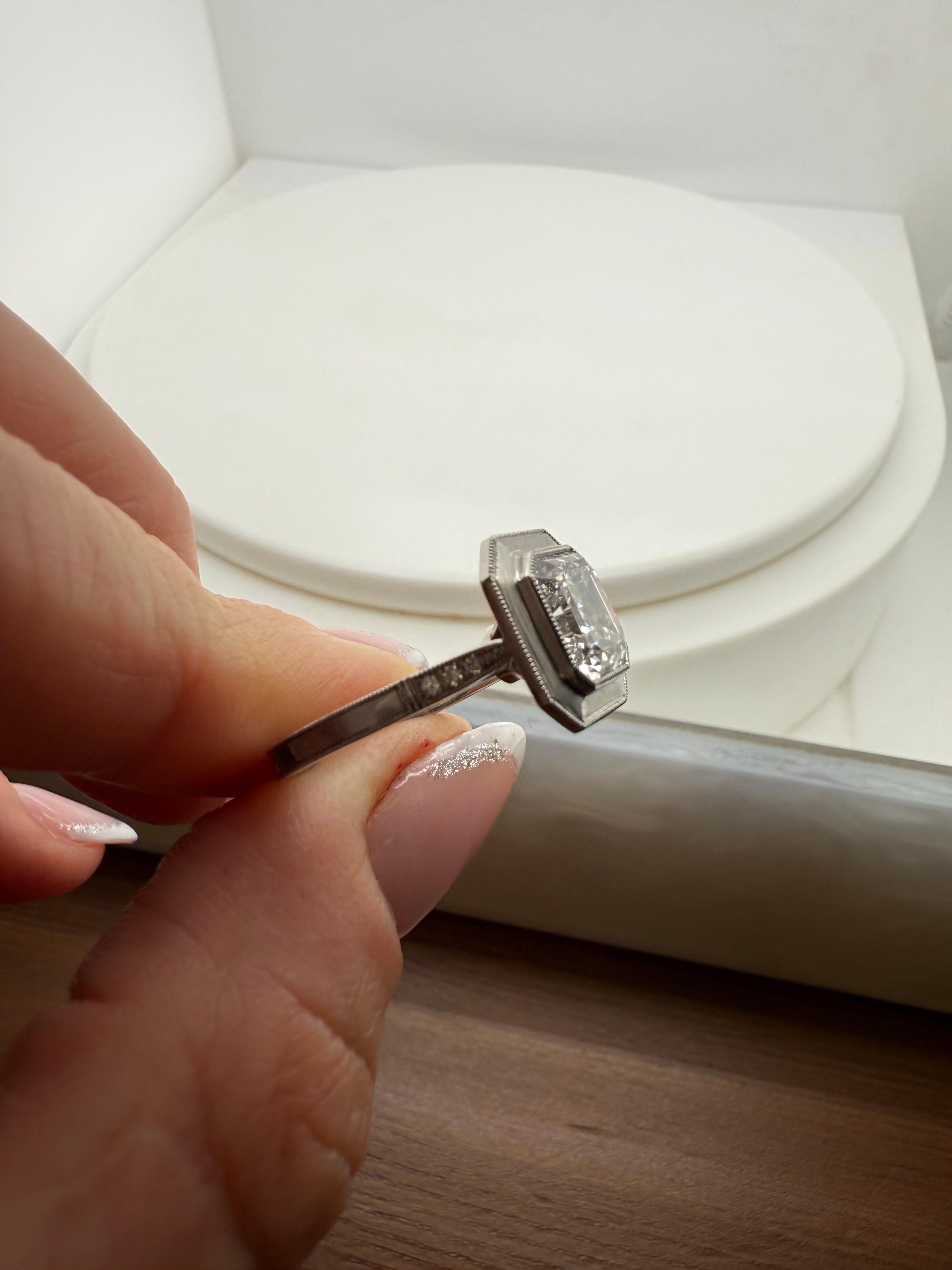 Bague en platine certifiée GIA avec diamants 4 carats Neuf - En vente à Boca Raton, FL