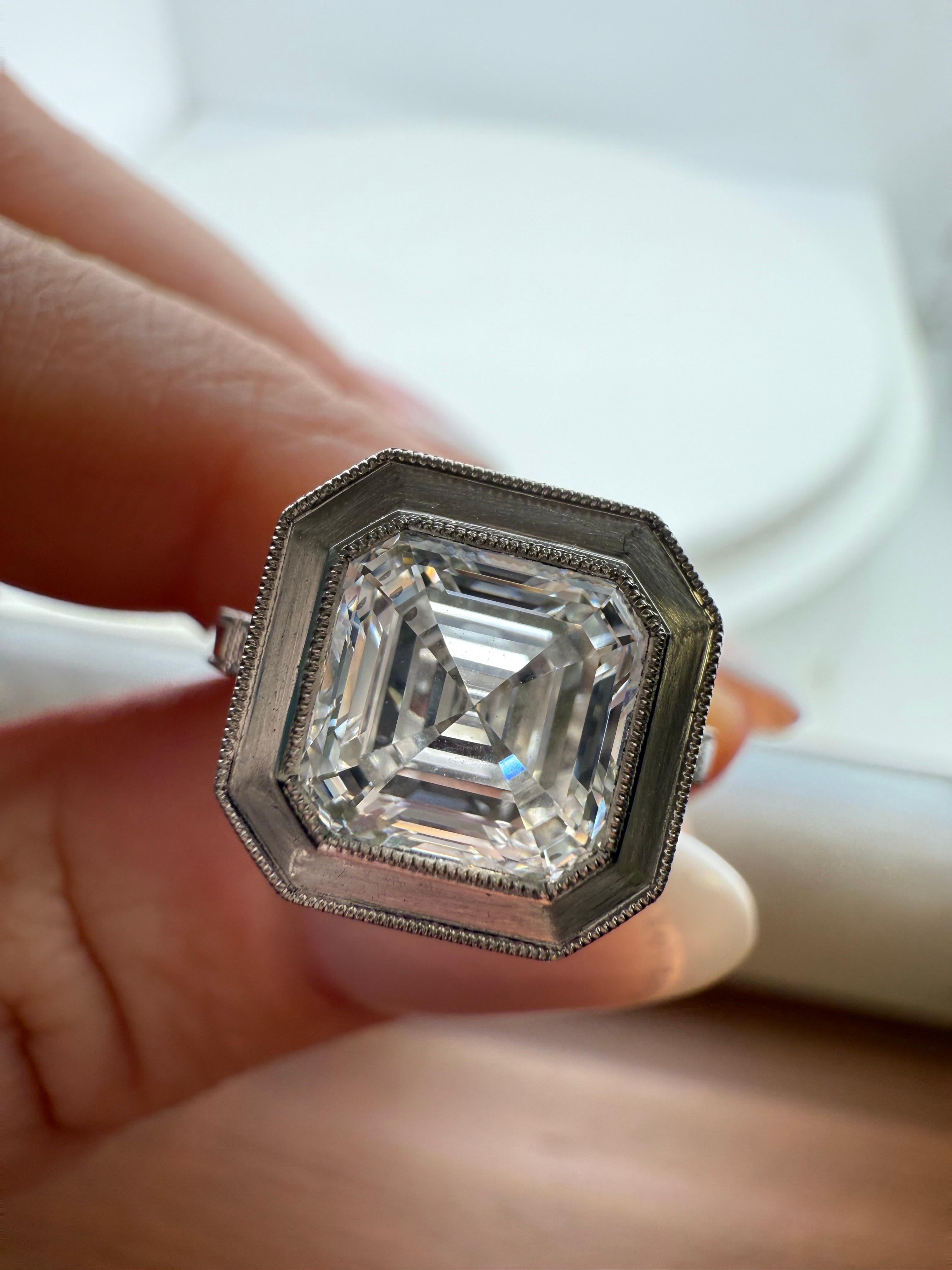 Bague en platine certifiée GIA avec diamants 4 carats en vente 1