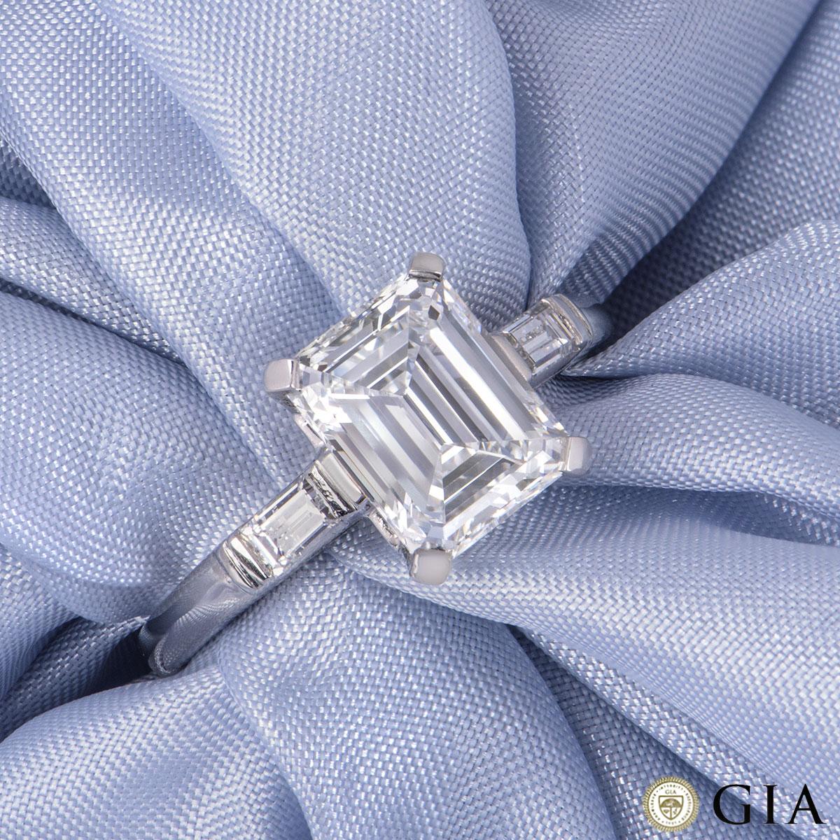 GIA Certified Platinum Emerald Cut Diamond Engagement Ring 1.92 Carat F/VVS2 In Excellent Condition In London, GB