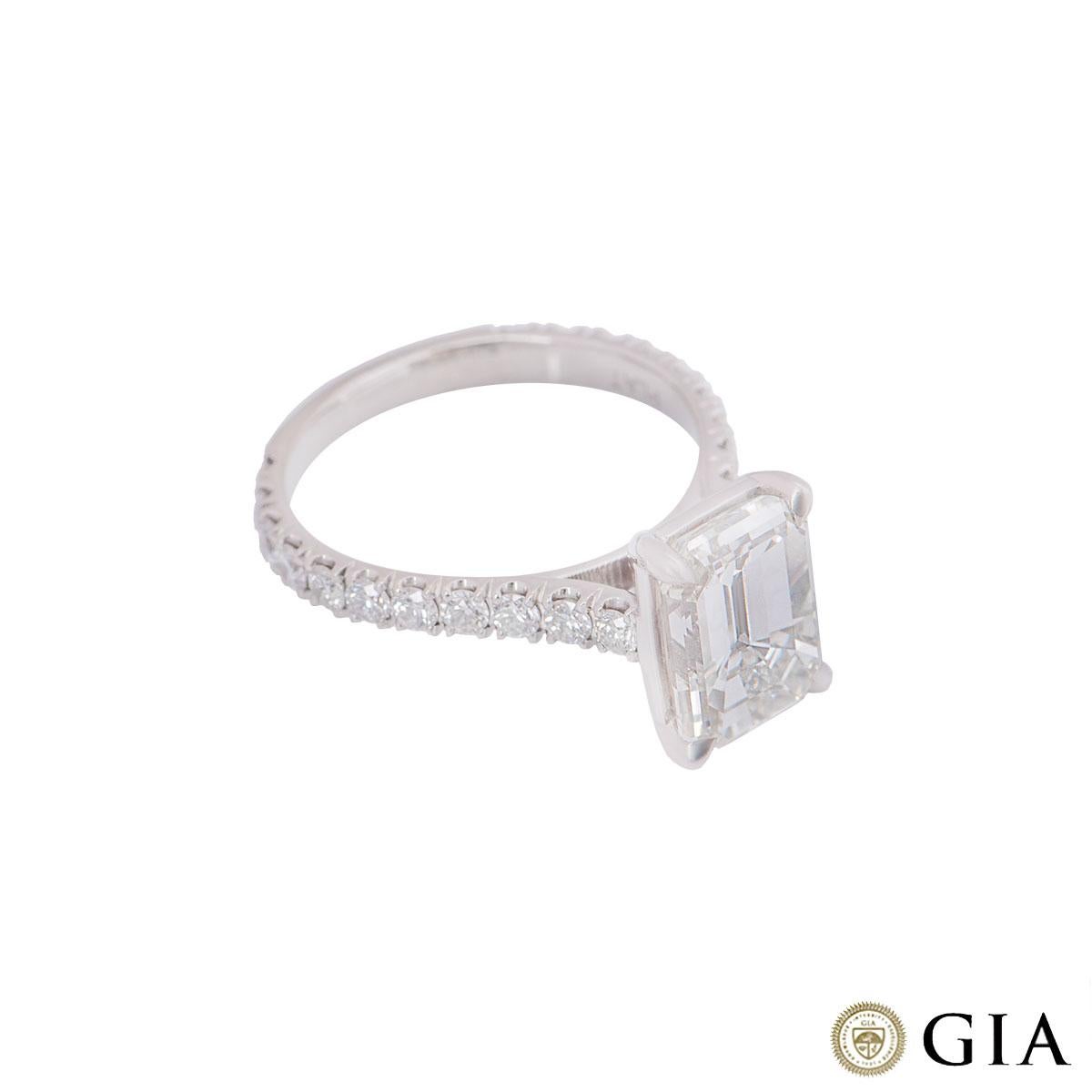 GIA Certified Platinum Emerald Cut Diamond Engagement Ring 3.02 Carat In Excellent Condition In London, GB