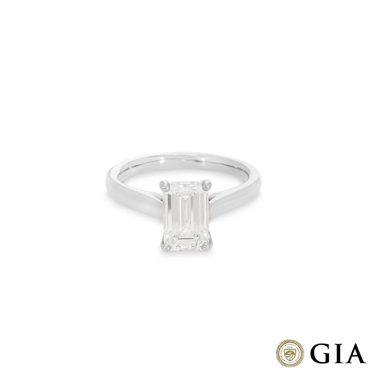 GIA-zertifizierter Platin-Diamantring mit Smaragdschliff 2,01 Karat F/VS1 im Zustand „Neu“ im Angebot in London, GB